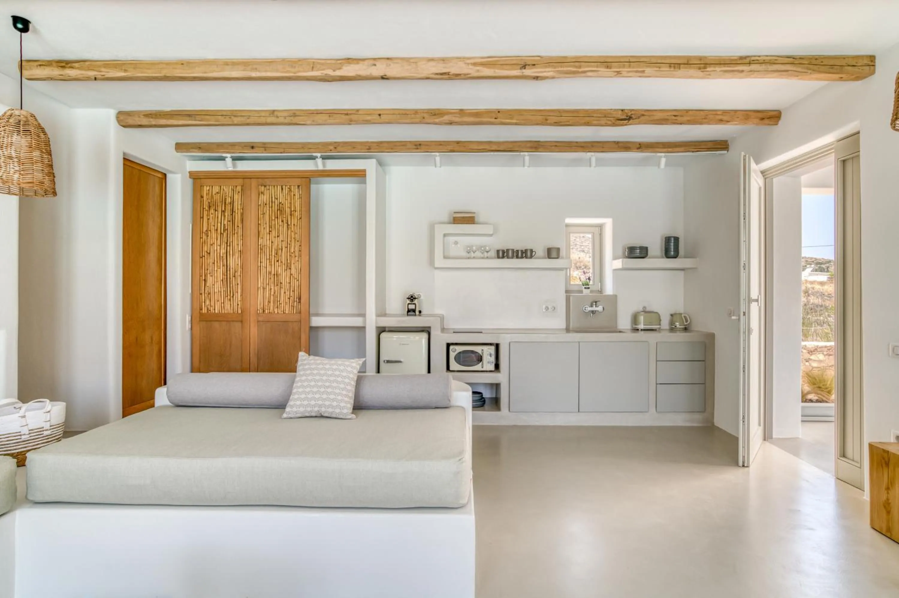 Lil Paros Luxury suites