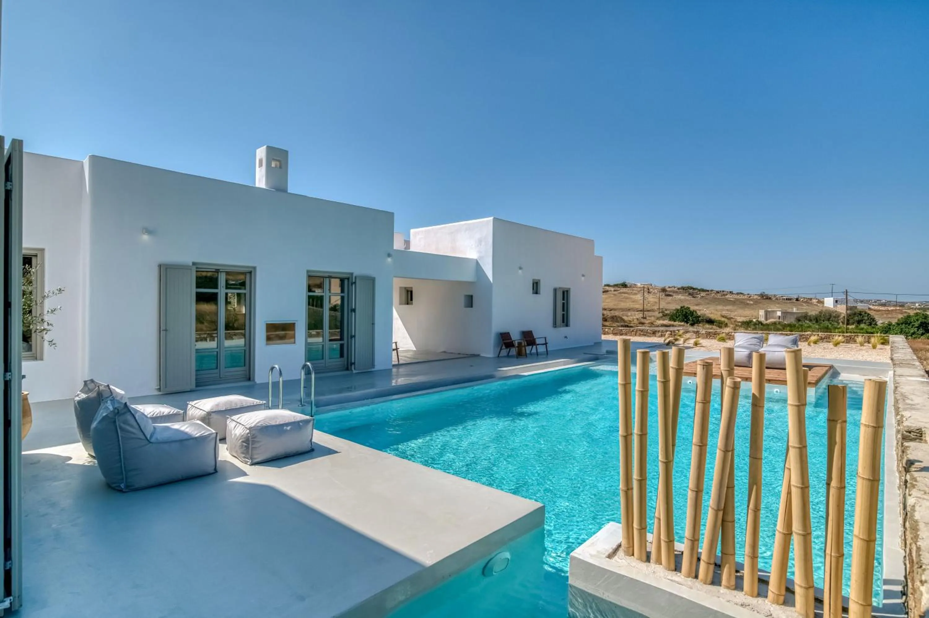 Lil Paros Luxury suites