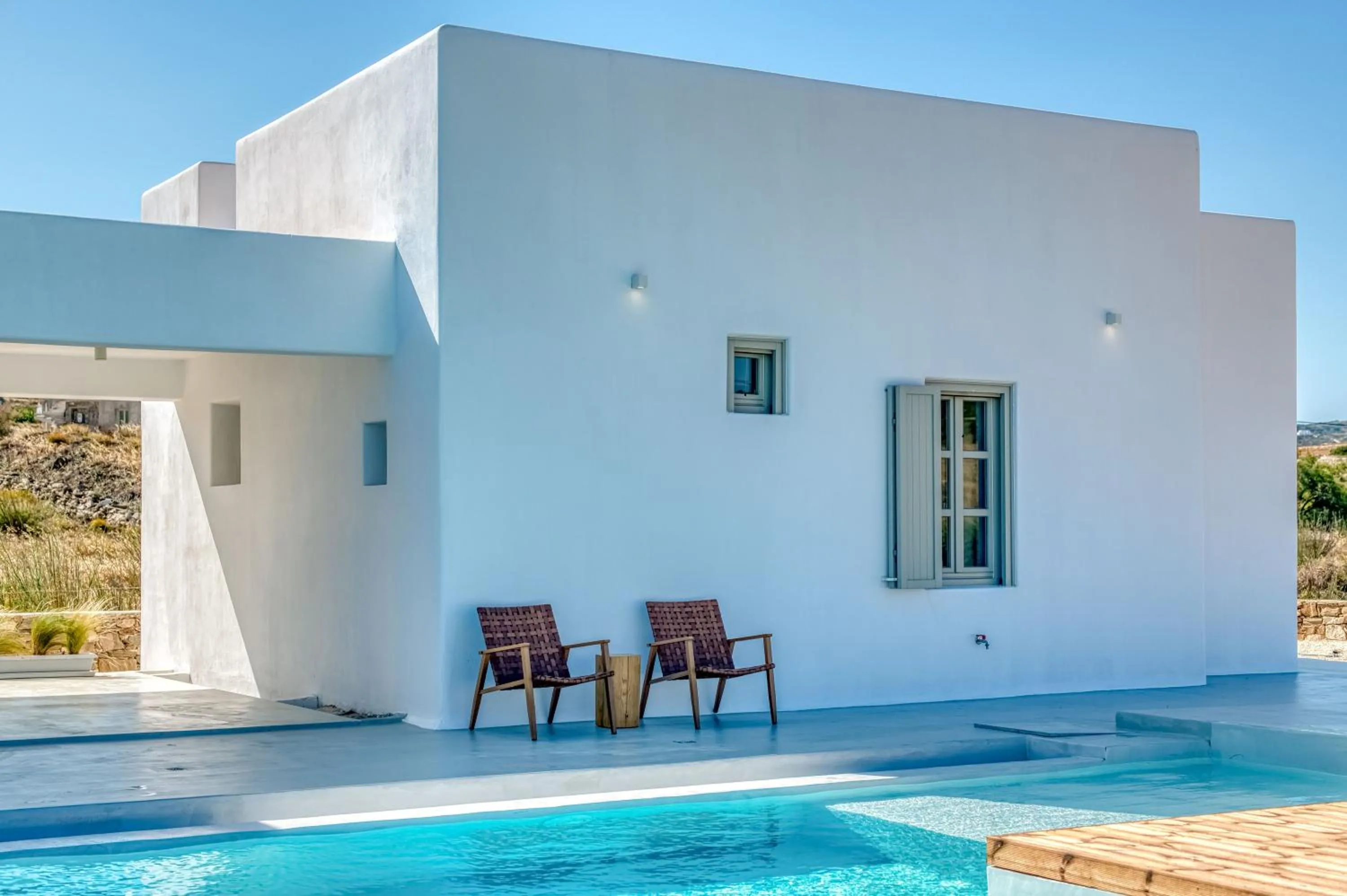 Lil Paros Luxury suites