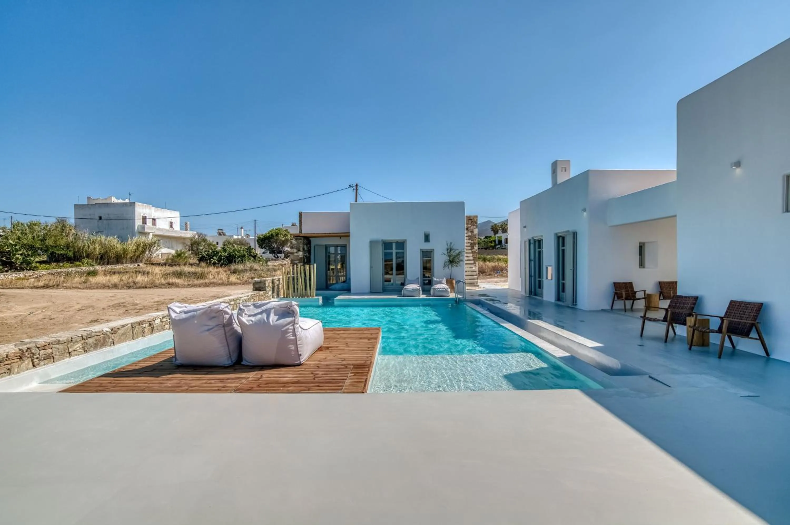 Lil Paros Luxury suites