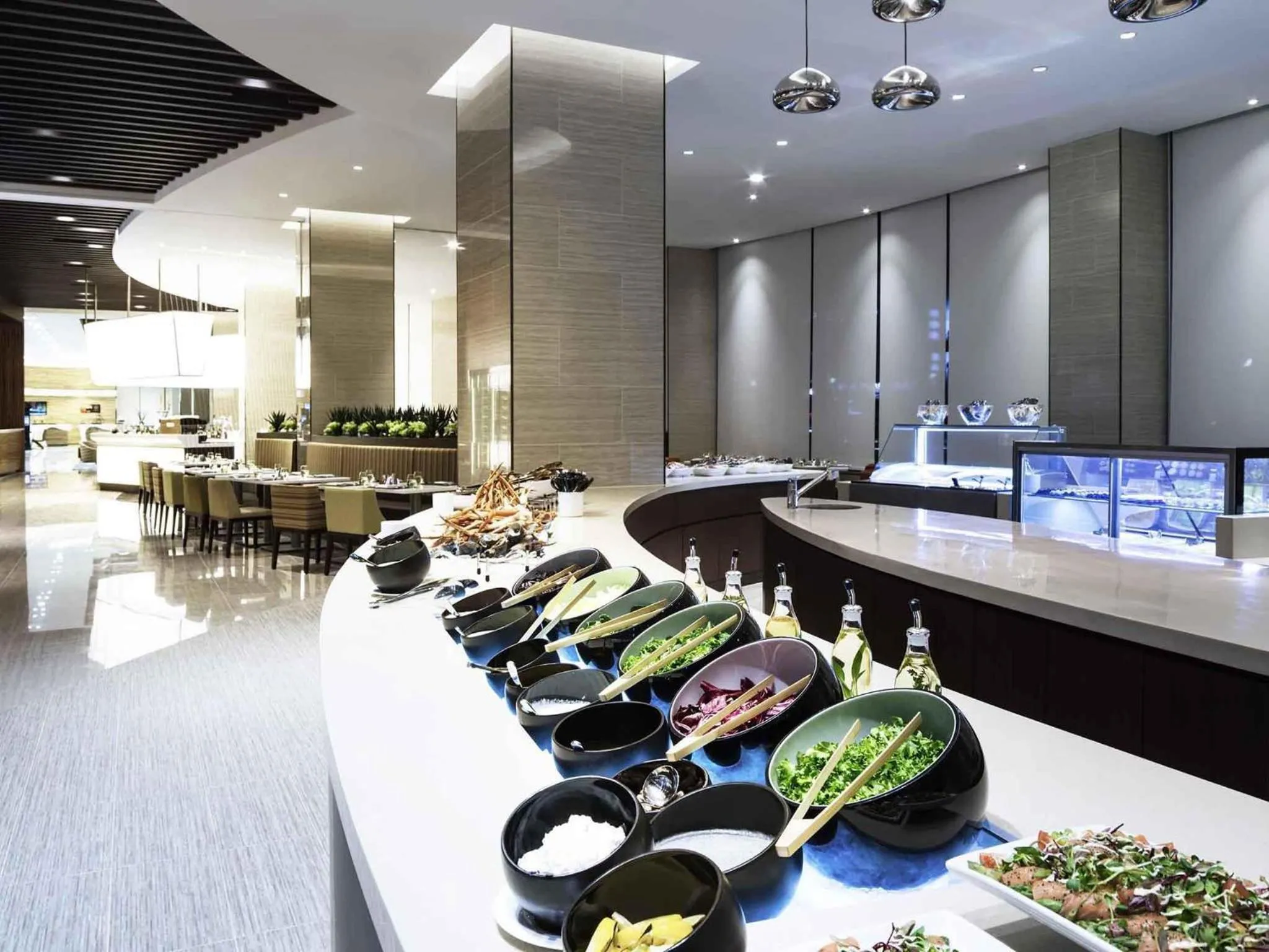 Restaurant/places to eat in Novotel Ambassador Suwon