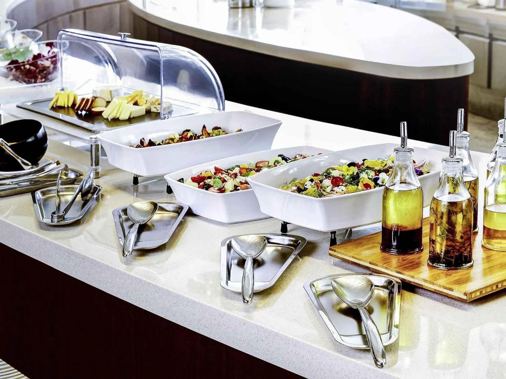 Restaurant/places to eat in Novotel Ambassador Suwon