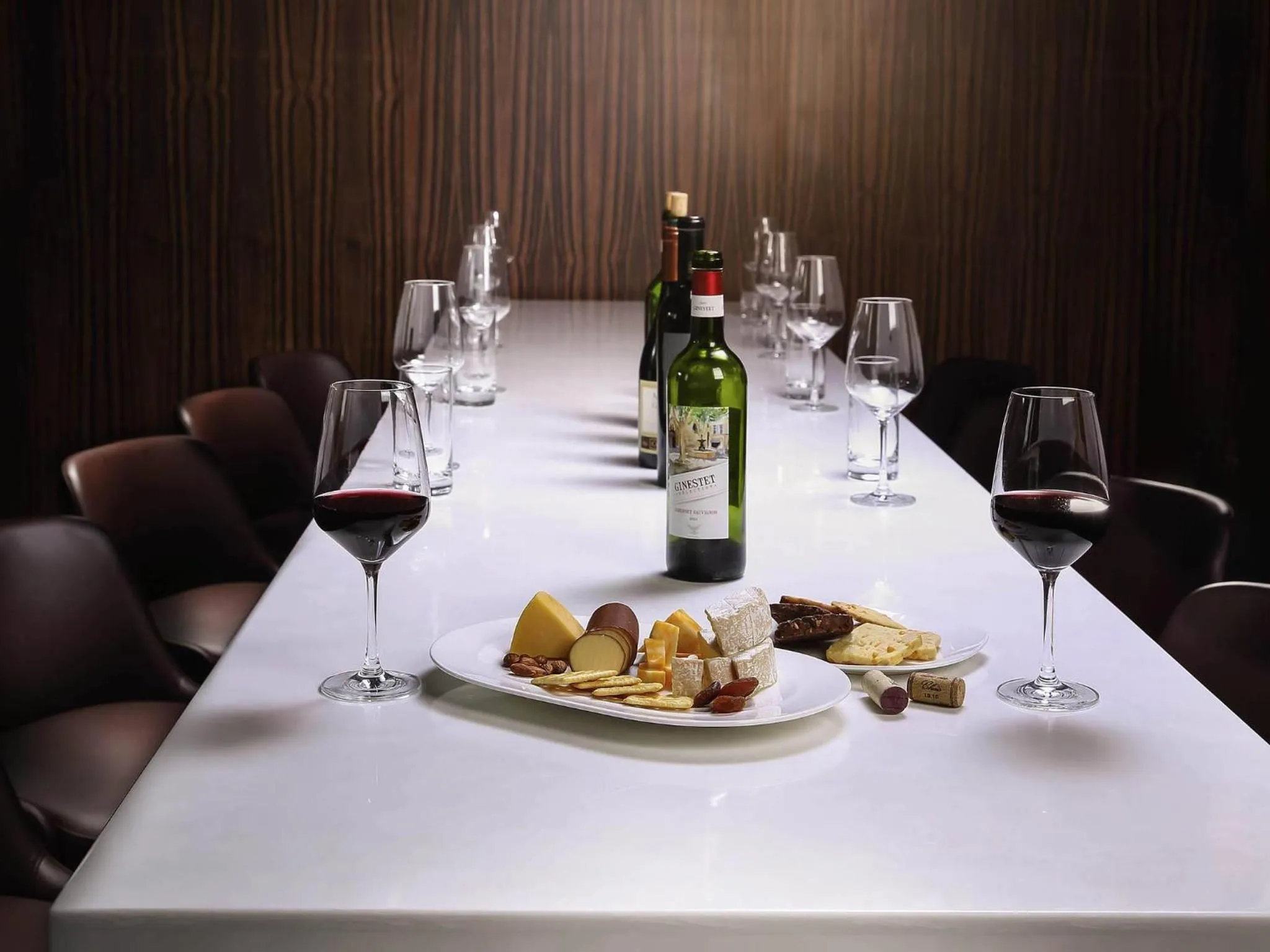 Restaurant/places to eat in Novotel Ambassador Suwon