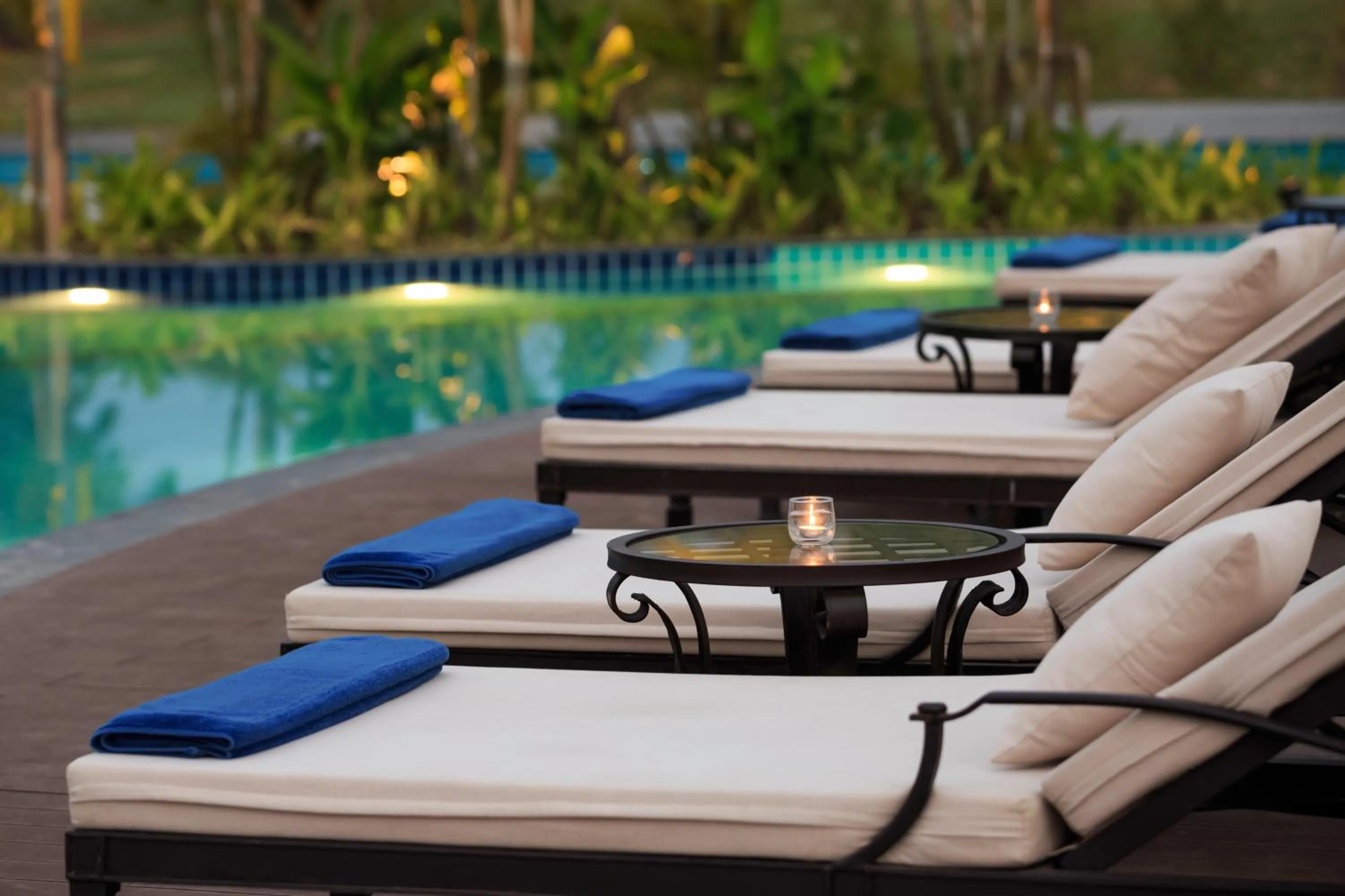 Swimming pool, Seating Area in The Lake Garden Nay Pyi Taw - MGallery Collection