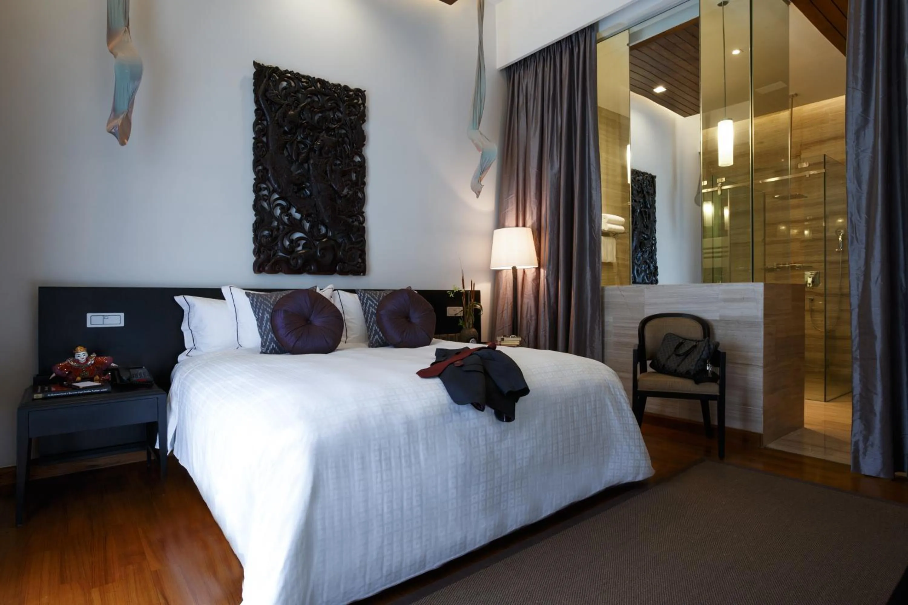 Bathroom, Bed in The Lake Garden Nay Pyi Taw - MGallery Collection