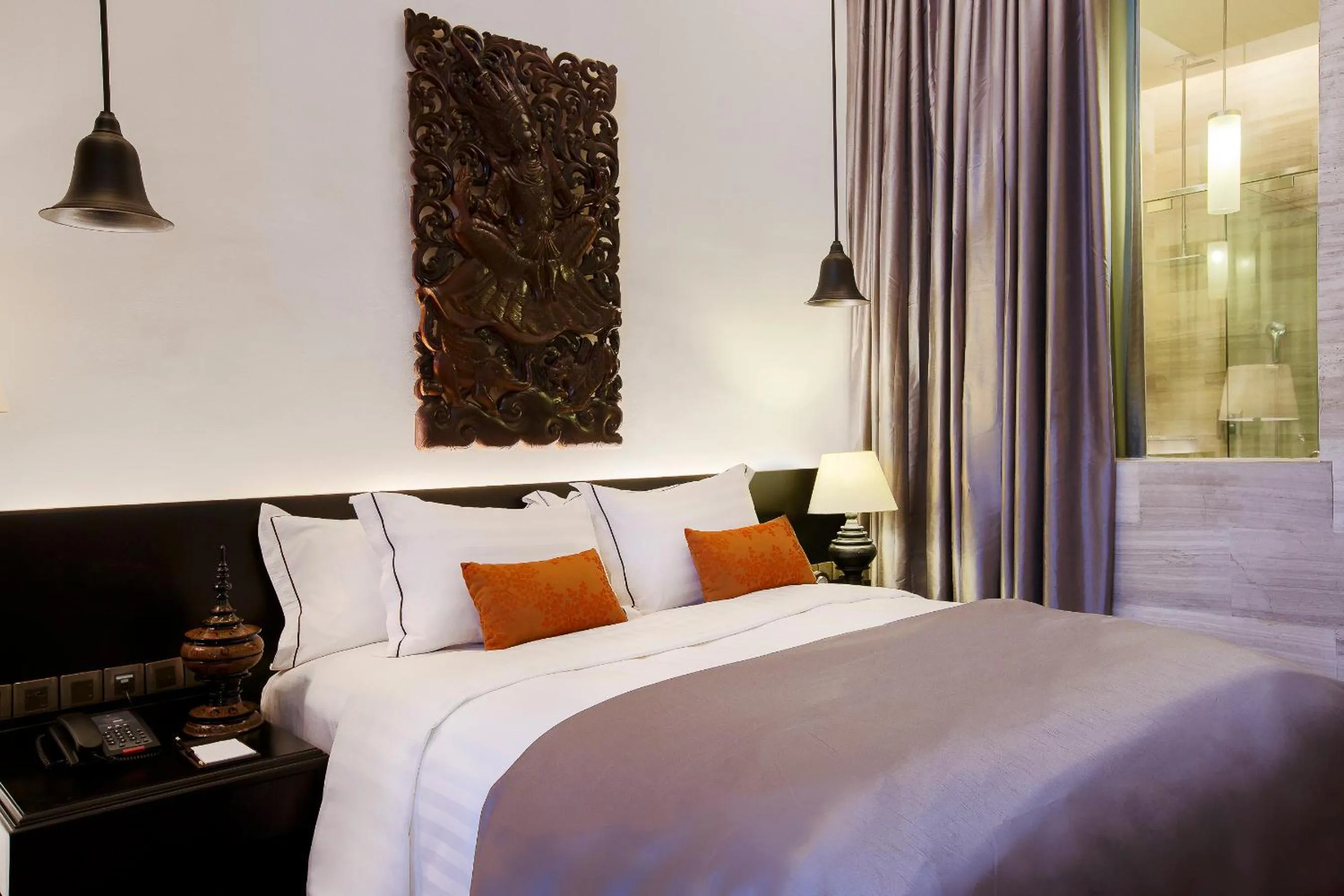 Bed in The Lake Garden Nay Pyi Taw - MGallery Collection