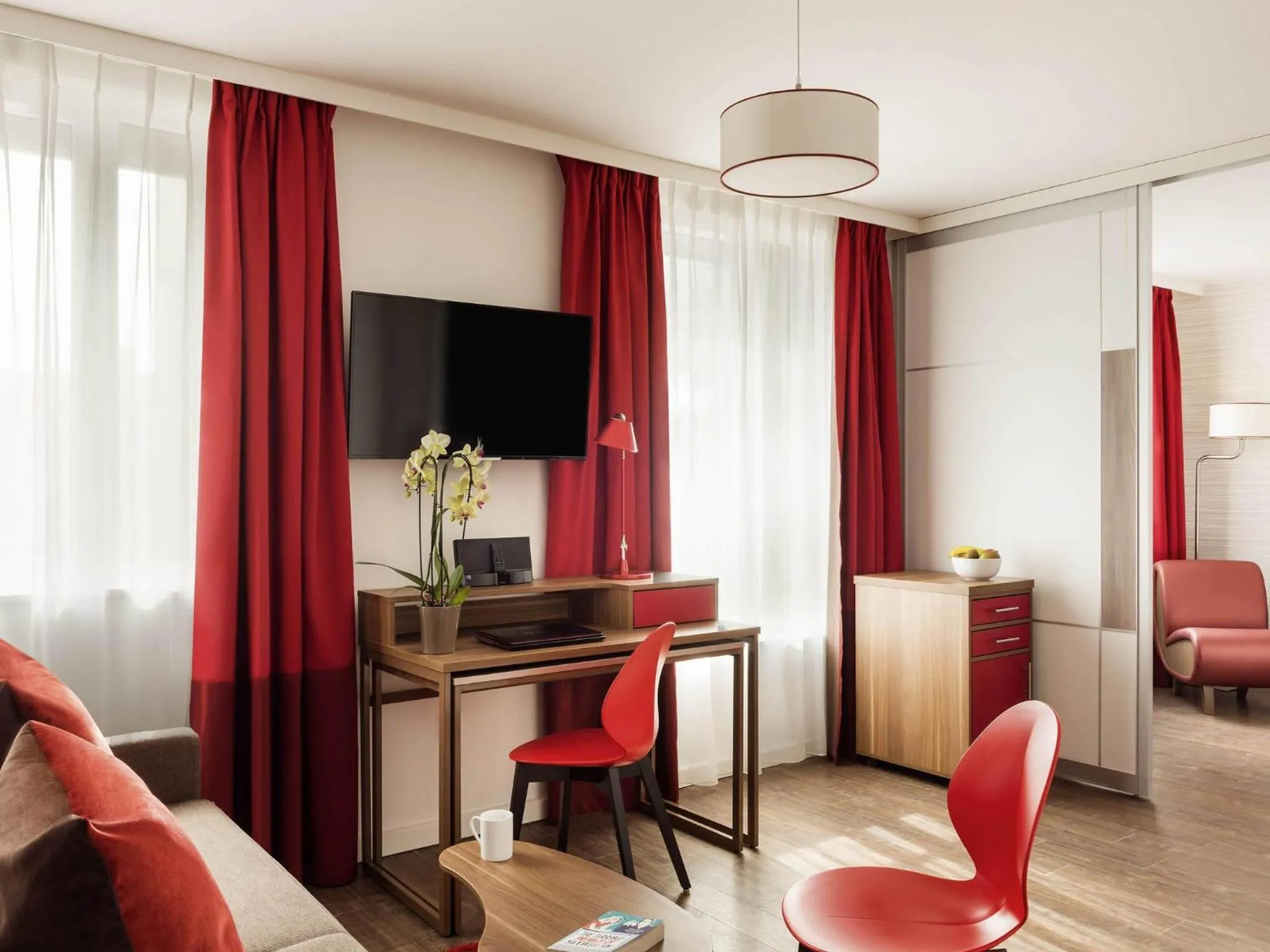 Bedroom in Aparthotel Adagio La Defense Courbevoie