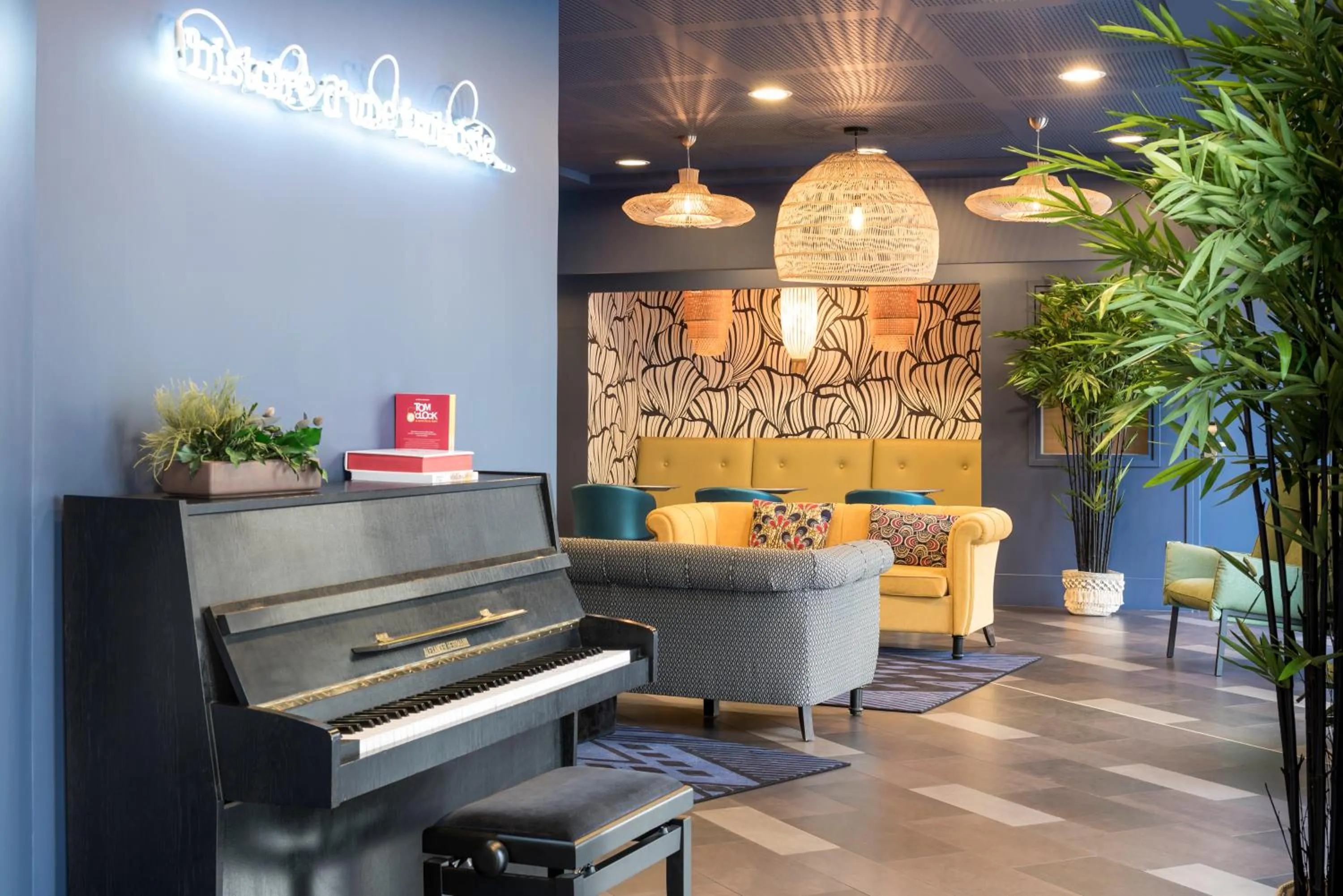 Game Room in Aparthotel Adagio La Defense Courbevoie