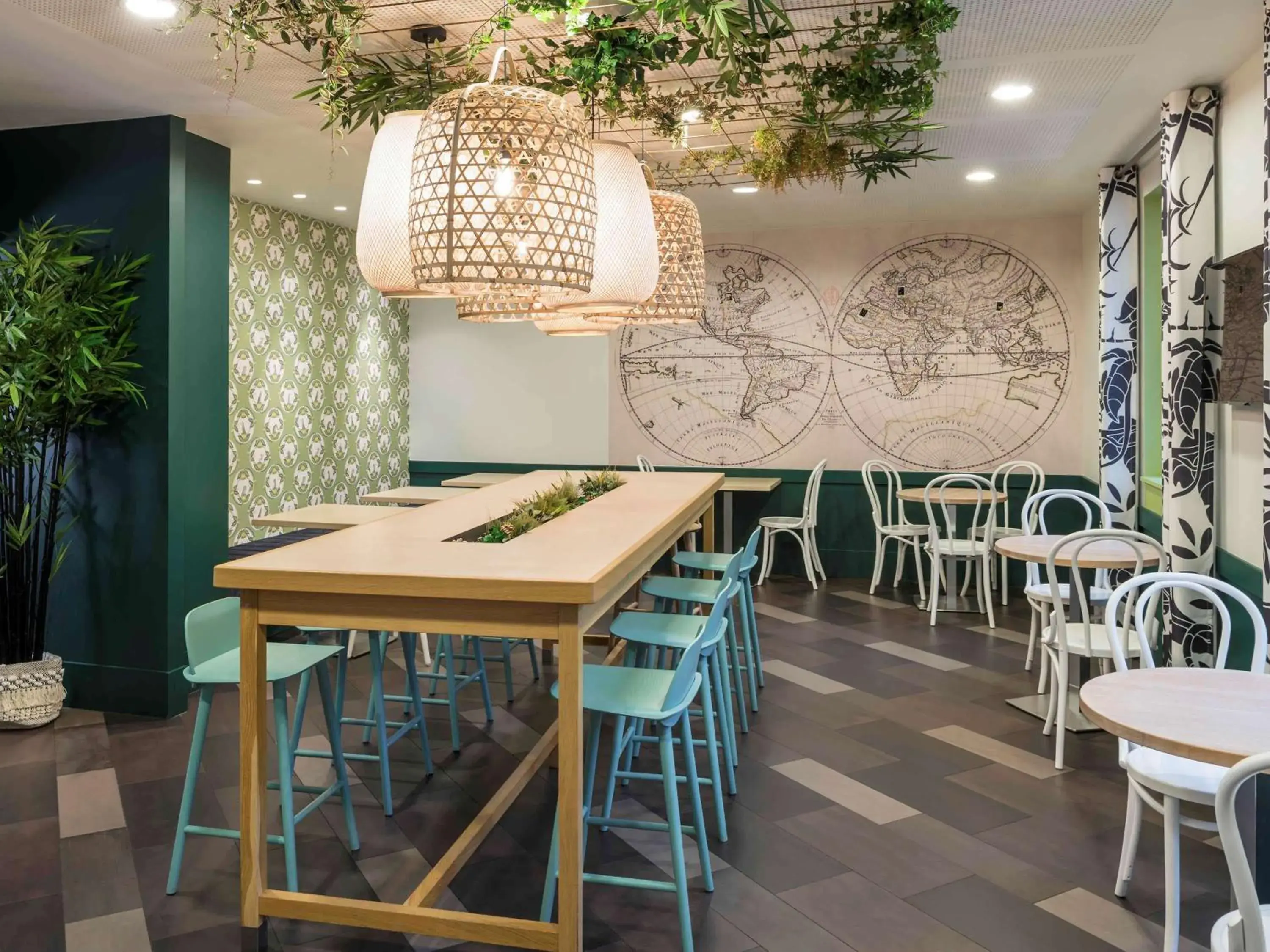 Property building in Aparthotel Adagio La Defense Courbevoie Property building in Aparthotel Adagio La Defense Courbevoie