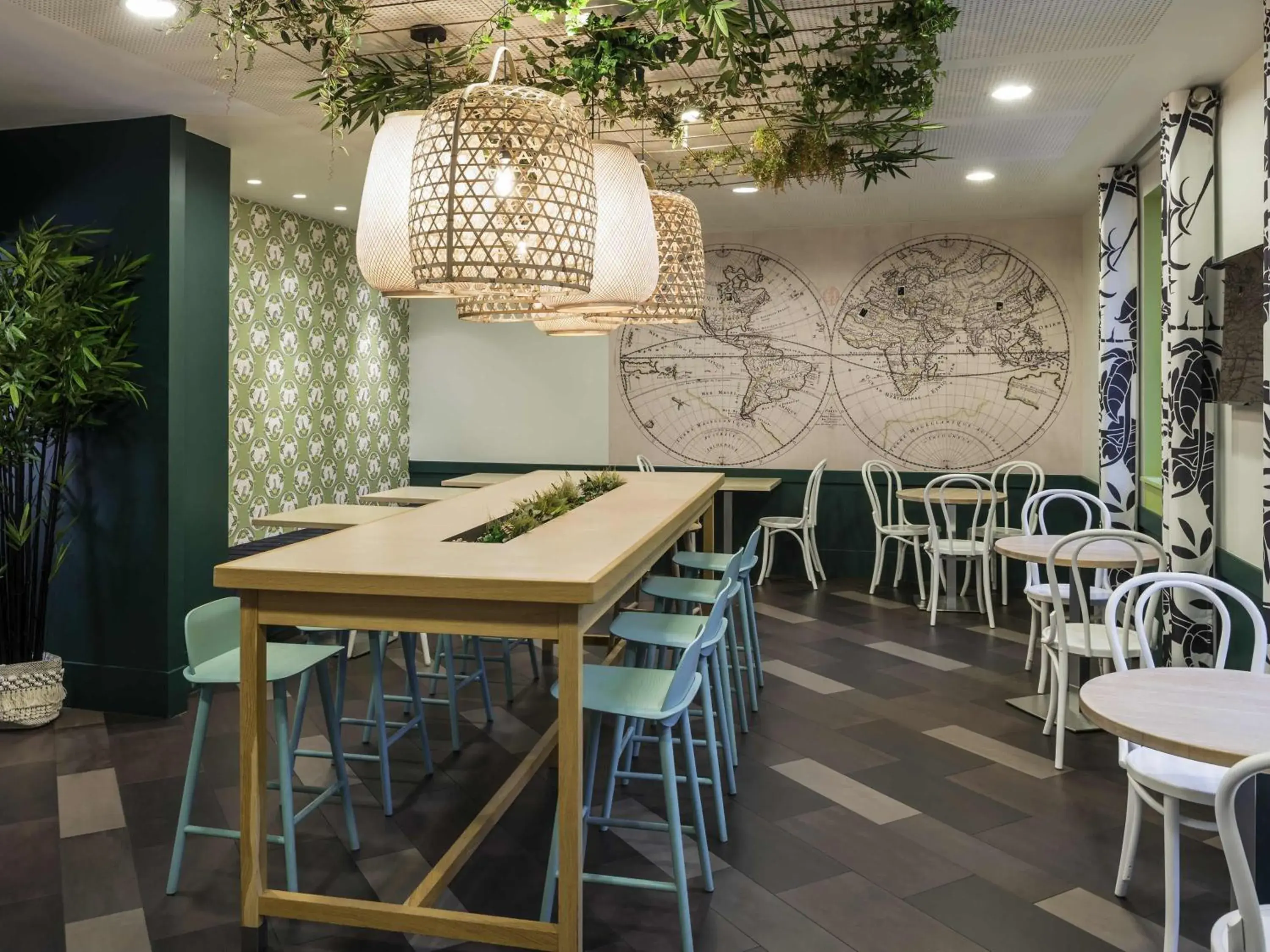 Property building in Aparthotel Adagio La Defense Courbevoie Property building in Aparthotel Adagio La Defense Courbevoie