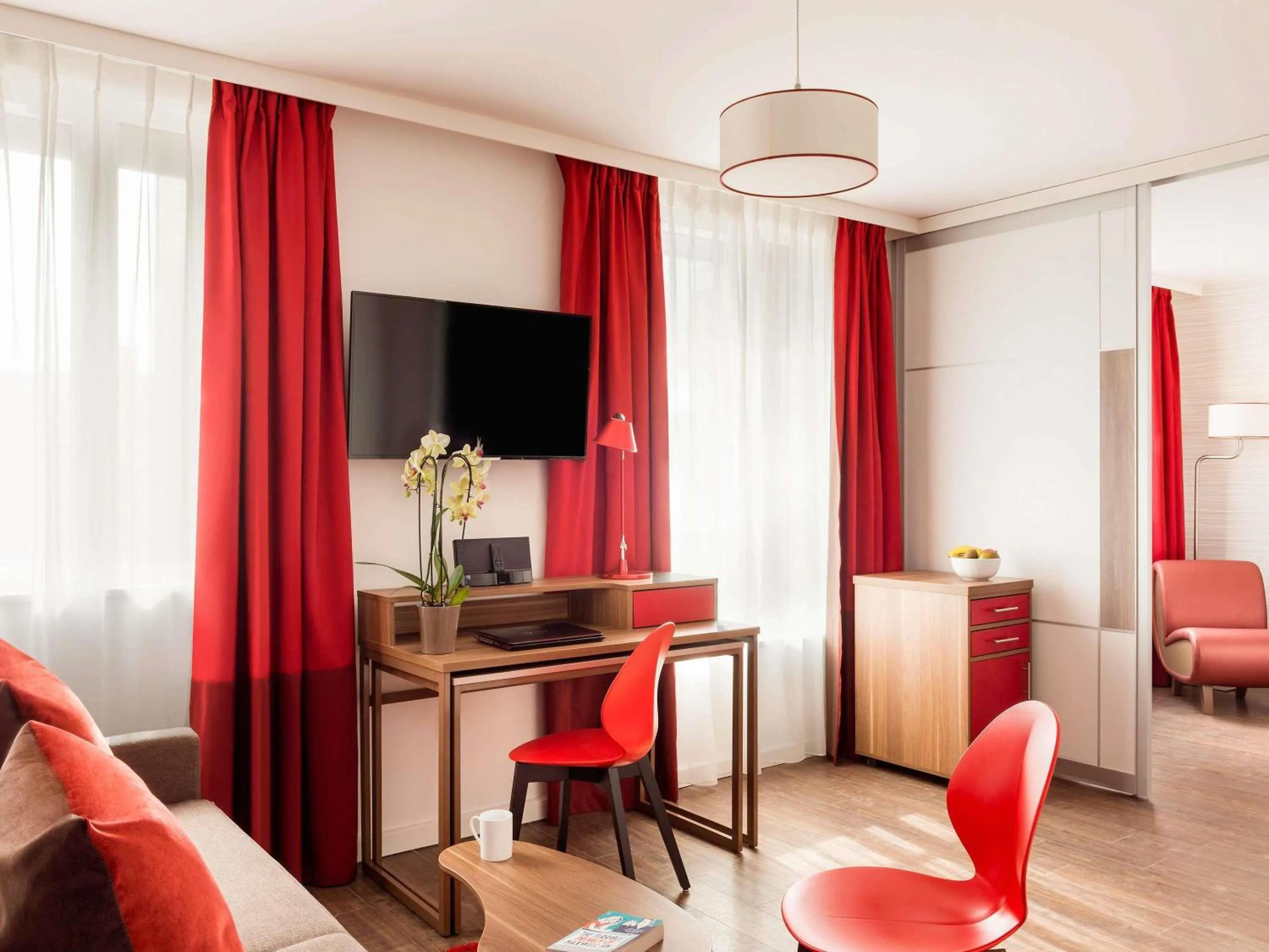 Bedroom in Aparthotel Adagio La Defense Courbevoie