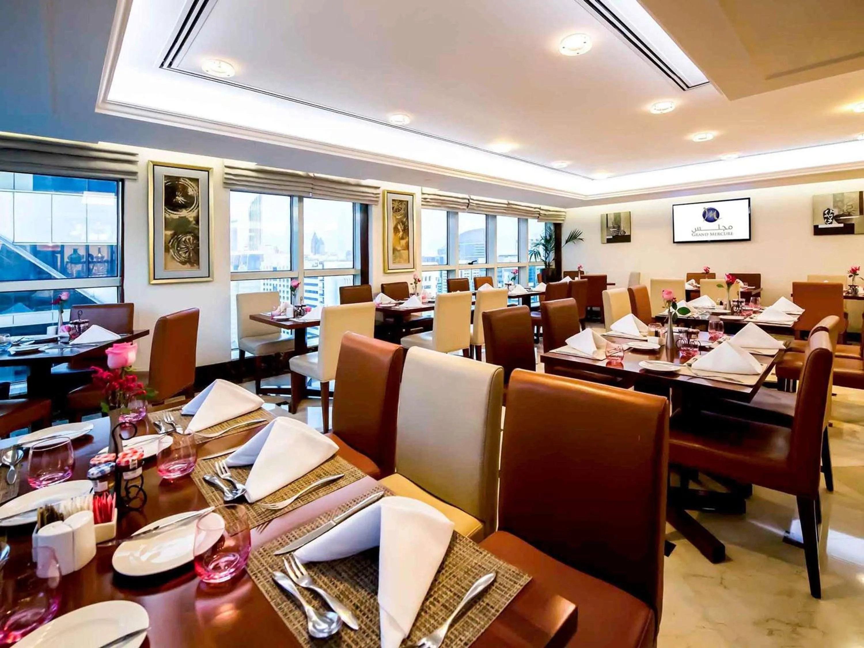 Restaurant/places to eat in Grand Mercure Majlis Residences Abu Dhabi