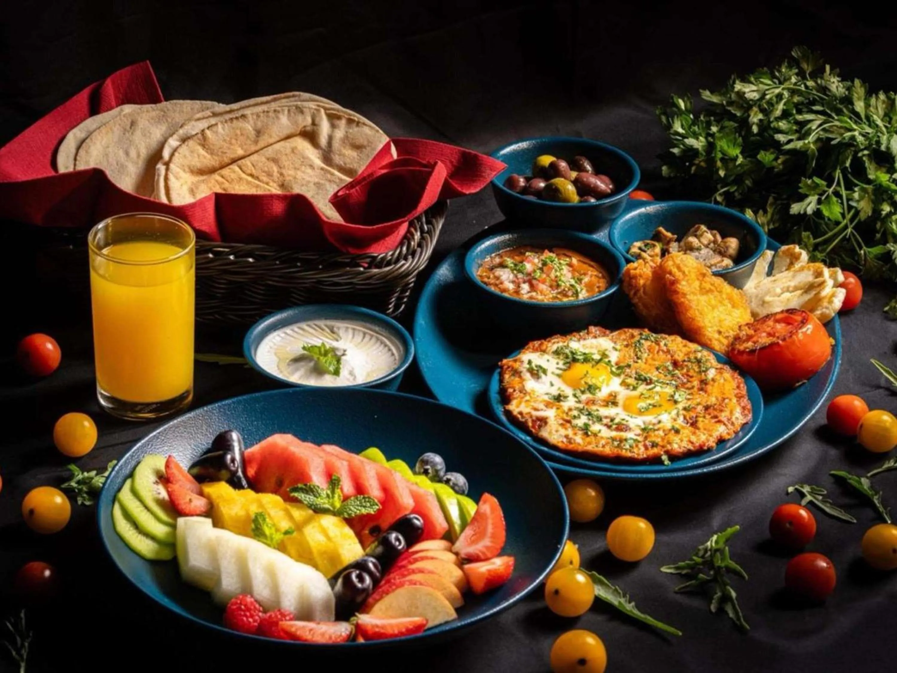 Restaurant/places to eat in Grand Mercure Majlis Residences Abu Dhabi