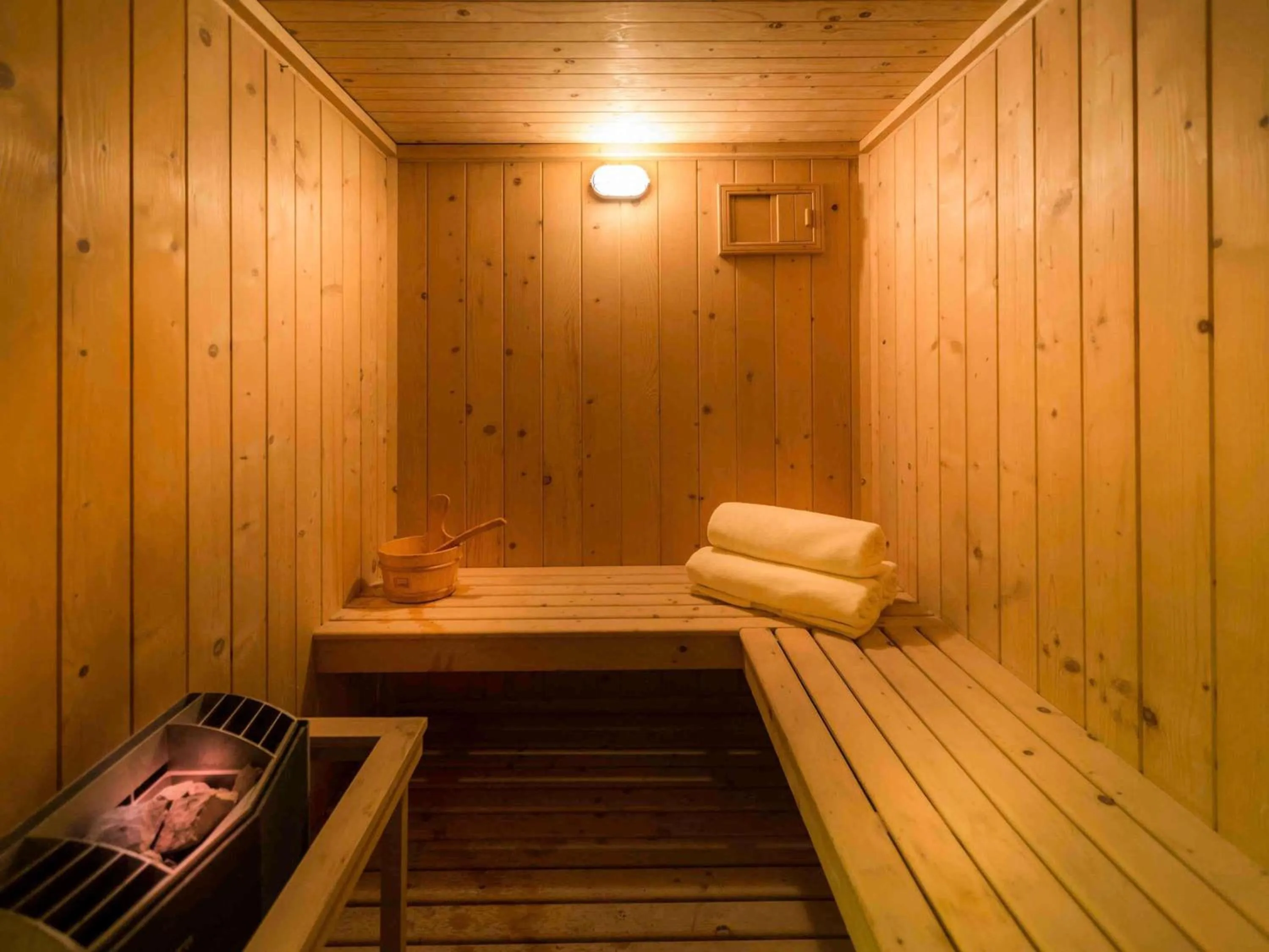 Spa and wellness centre/facilities in Grand Mercure Majlis Residences Abu Dhabi