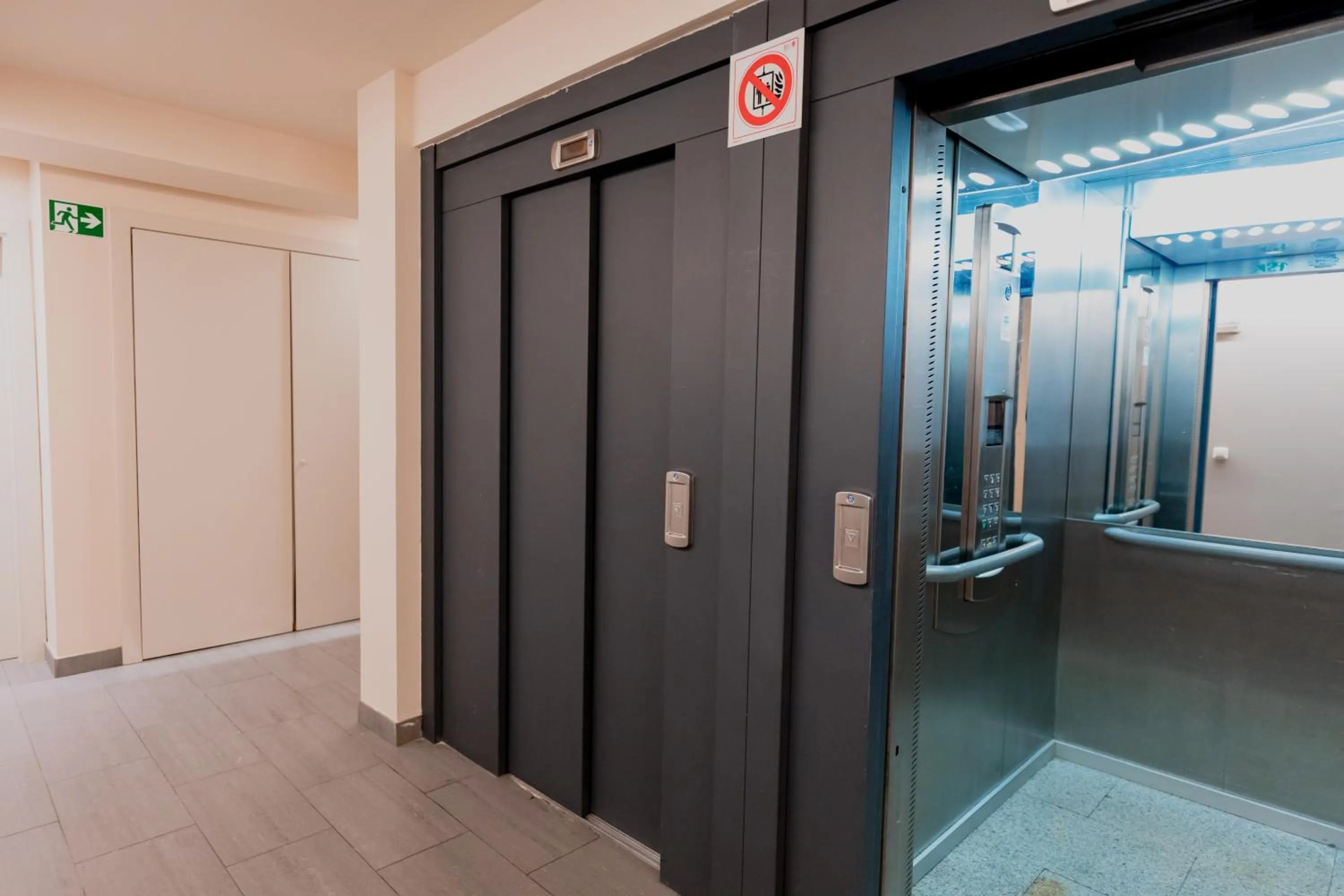 elevator in Pierre & Vacances La Merceria