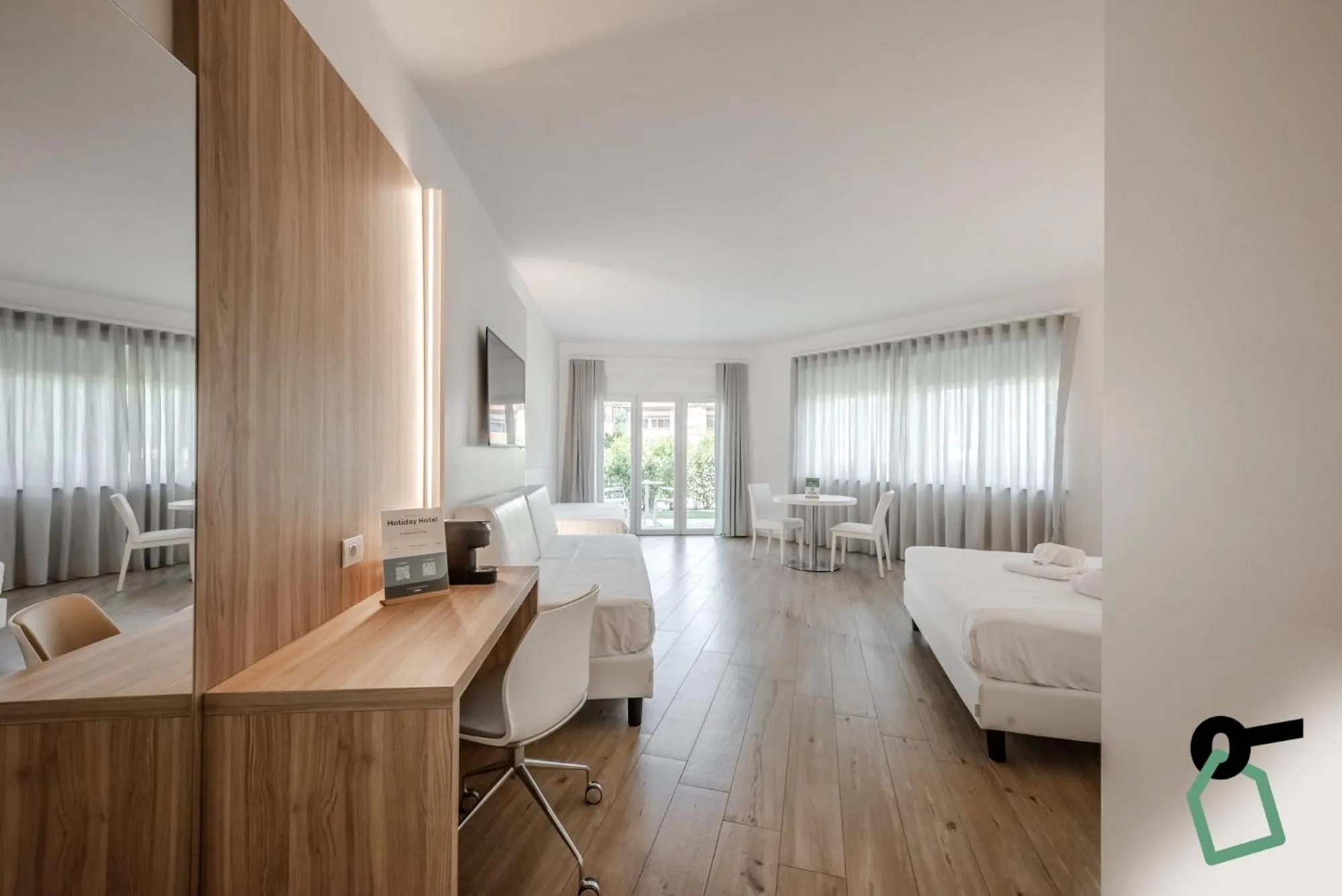 Bedroom, Bed in HOTIDAY Room Collection - Tirrenia