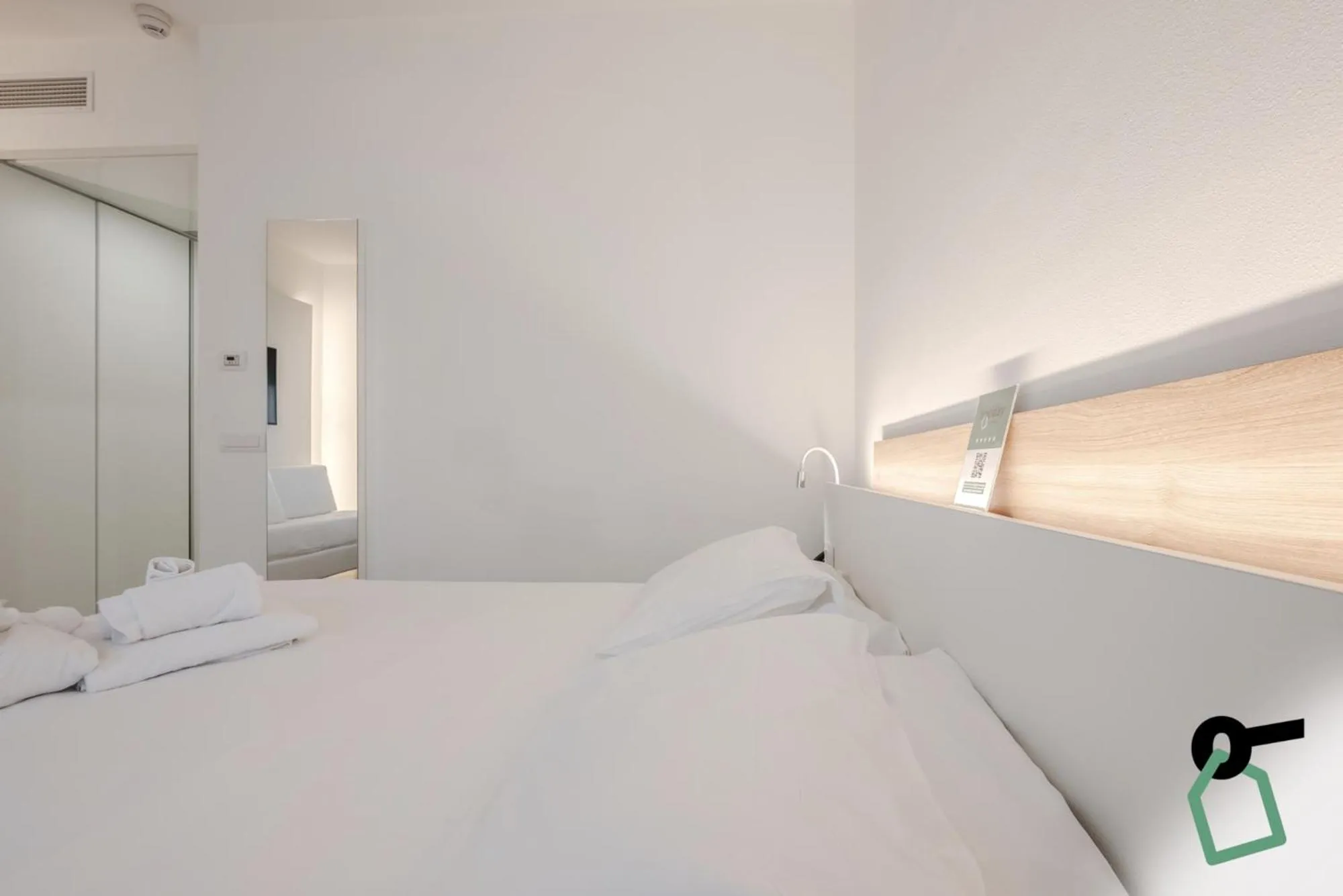 Bed in HOTIDAY Room Collection - Tirrenia