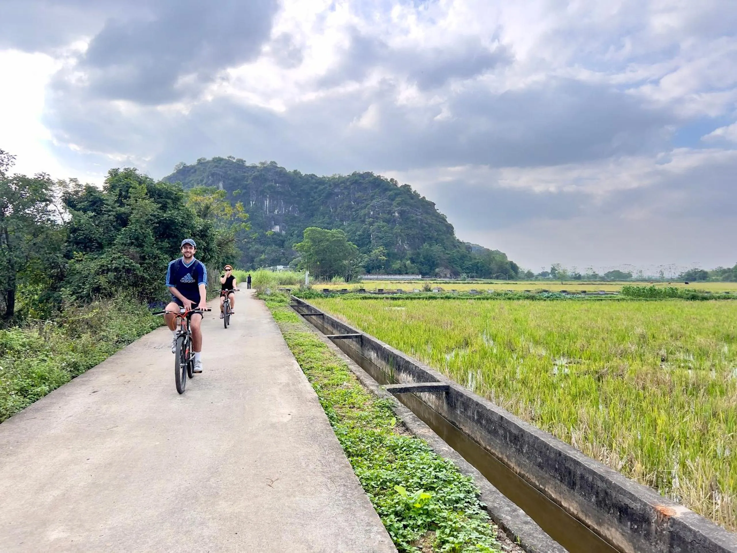 Cycling in Ninh Binh Family Homestay