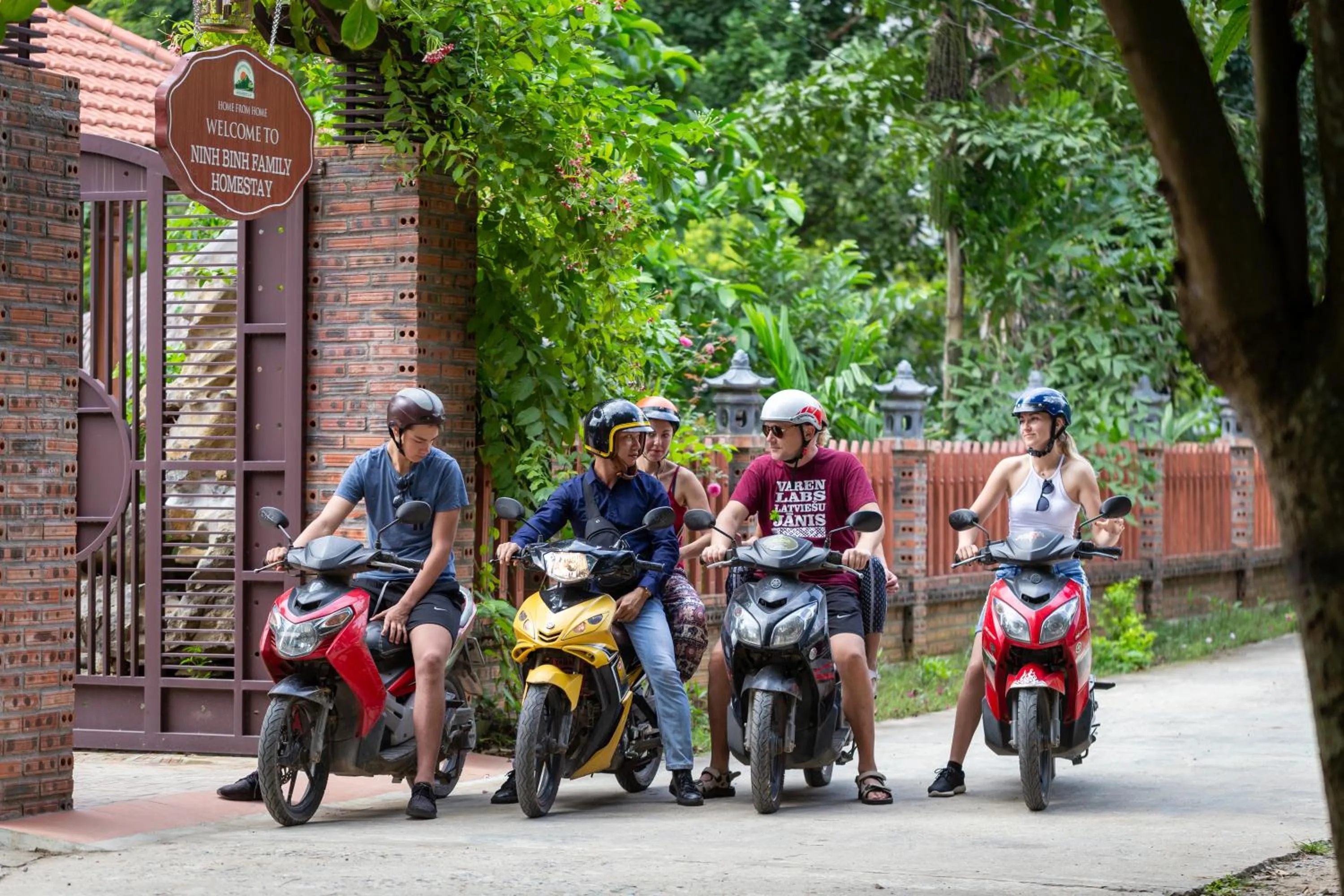 group of guests in Ninh Binh Family Homestay