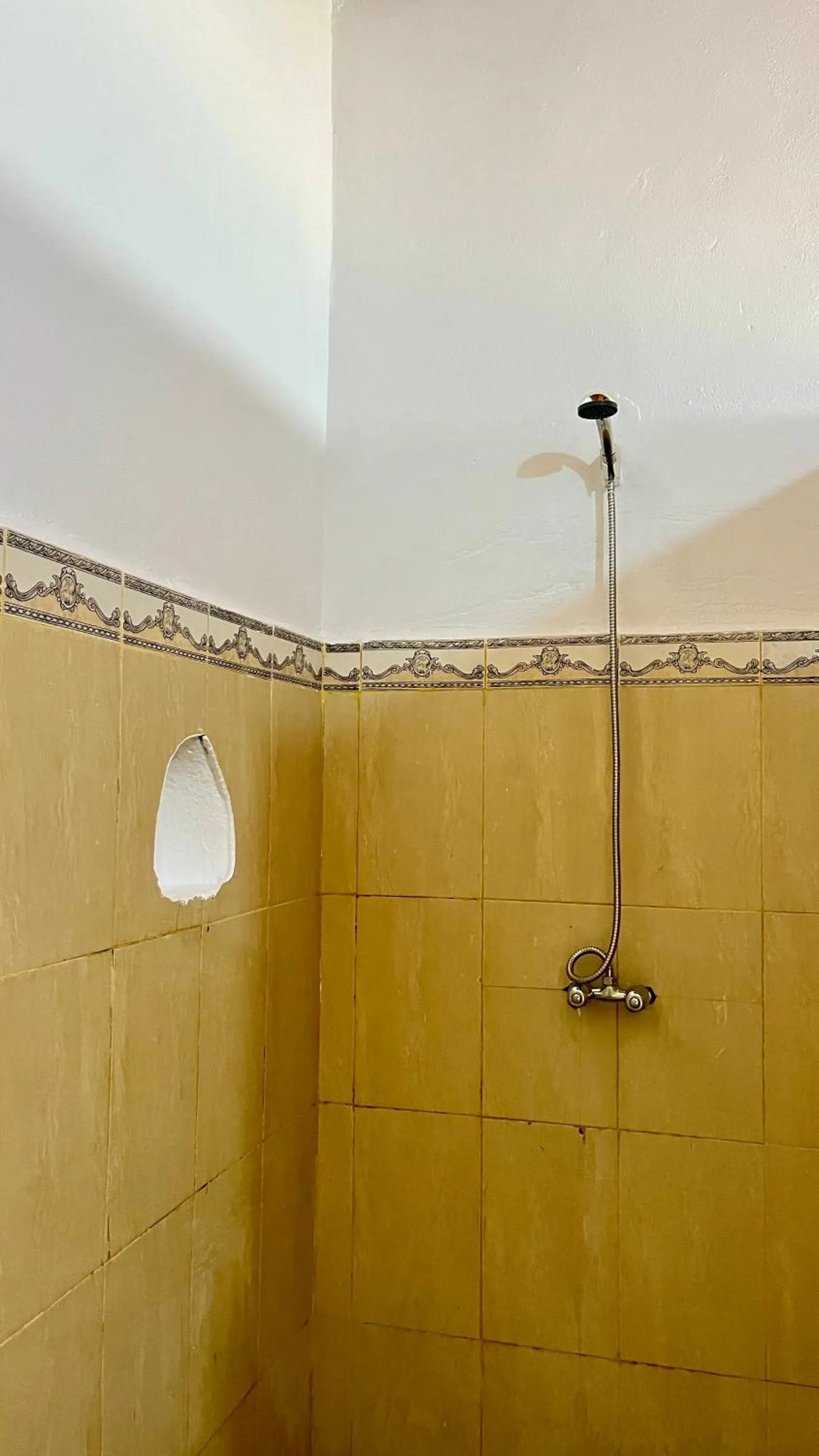 Shower in Kasbah Restaurant Citoyenne