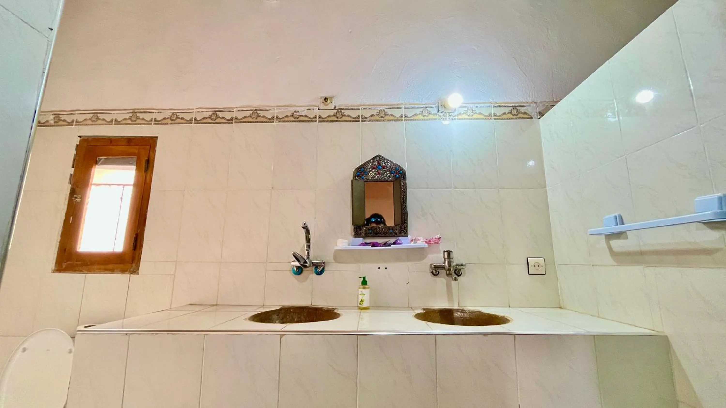 Bathroom in Kasbah Restaurant Citoyenne