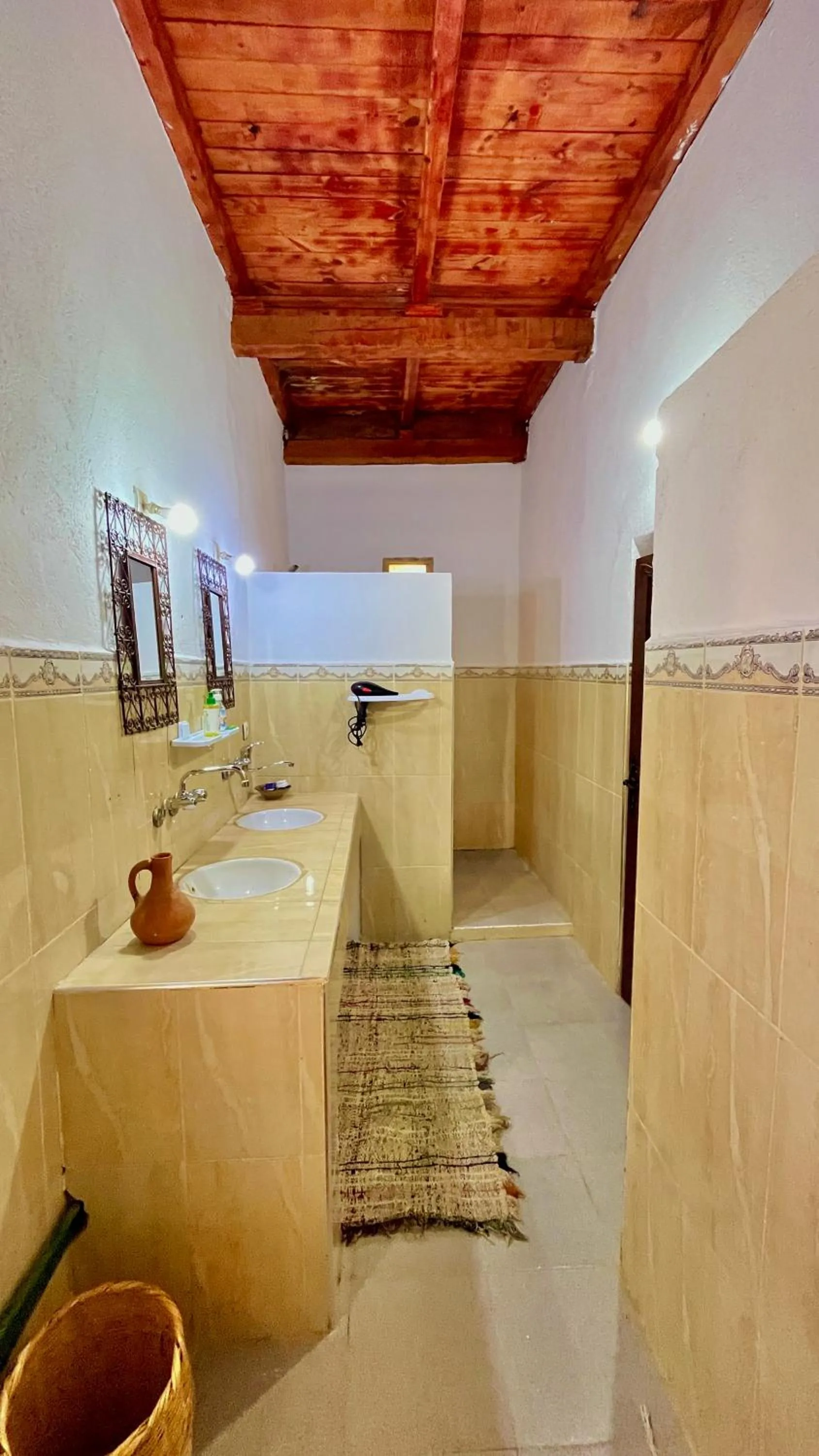 Bathroom in Kasbah Restaurant Citoyenne