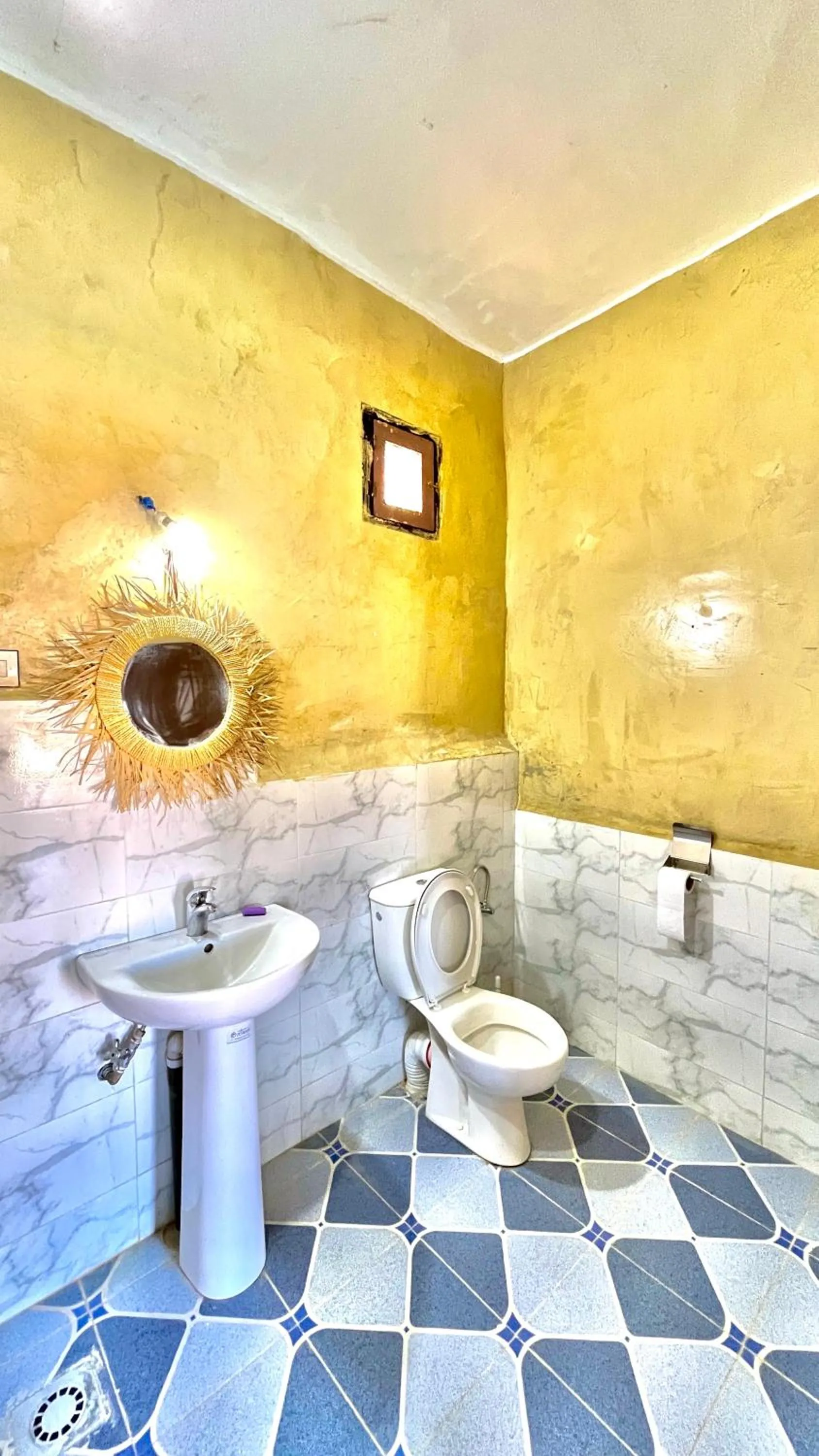 Shower in Kasbah Restaurant Citoyenne