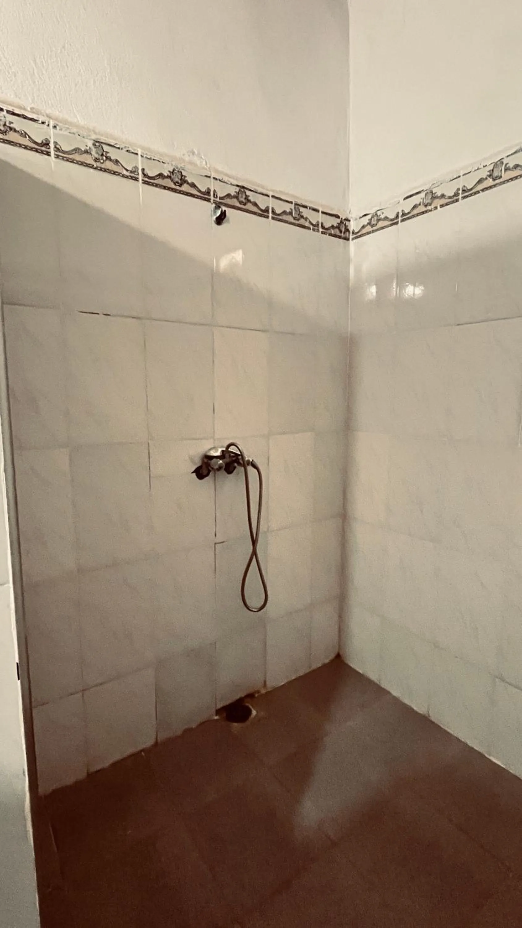 Shower in Kasbah Restaurant Citoyenne