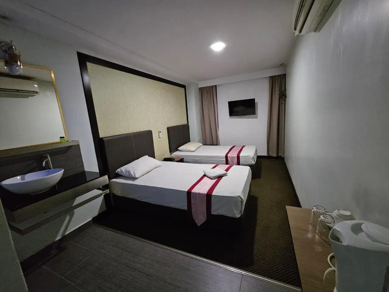 Bed in Warisan Hotel Kota Kinabalu