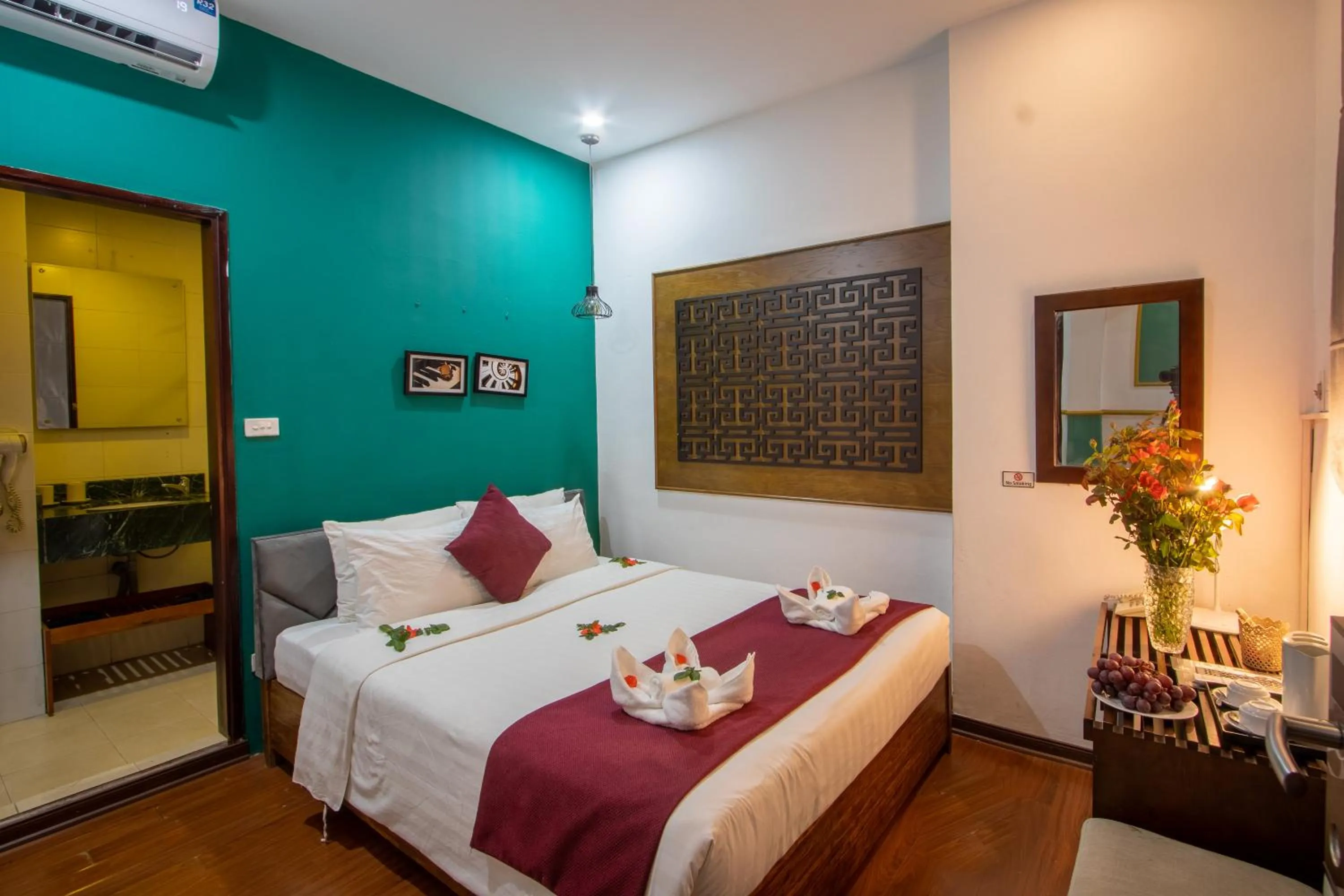 Bedroom, Bed in NT Elysian hotel