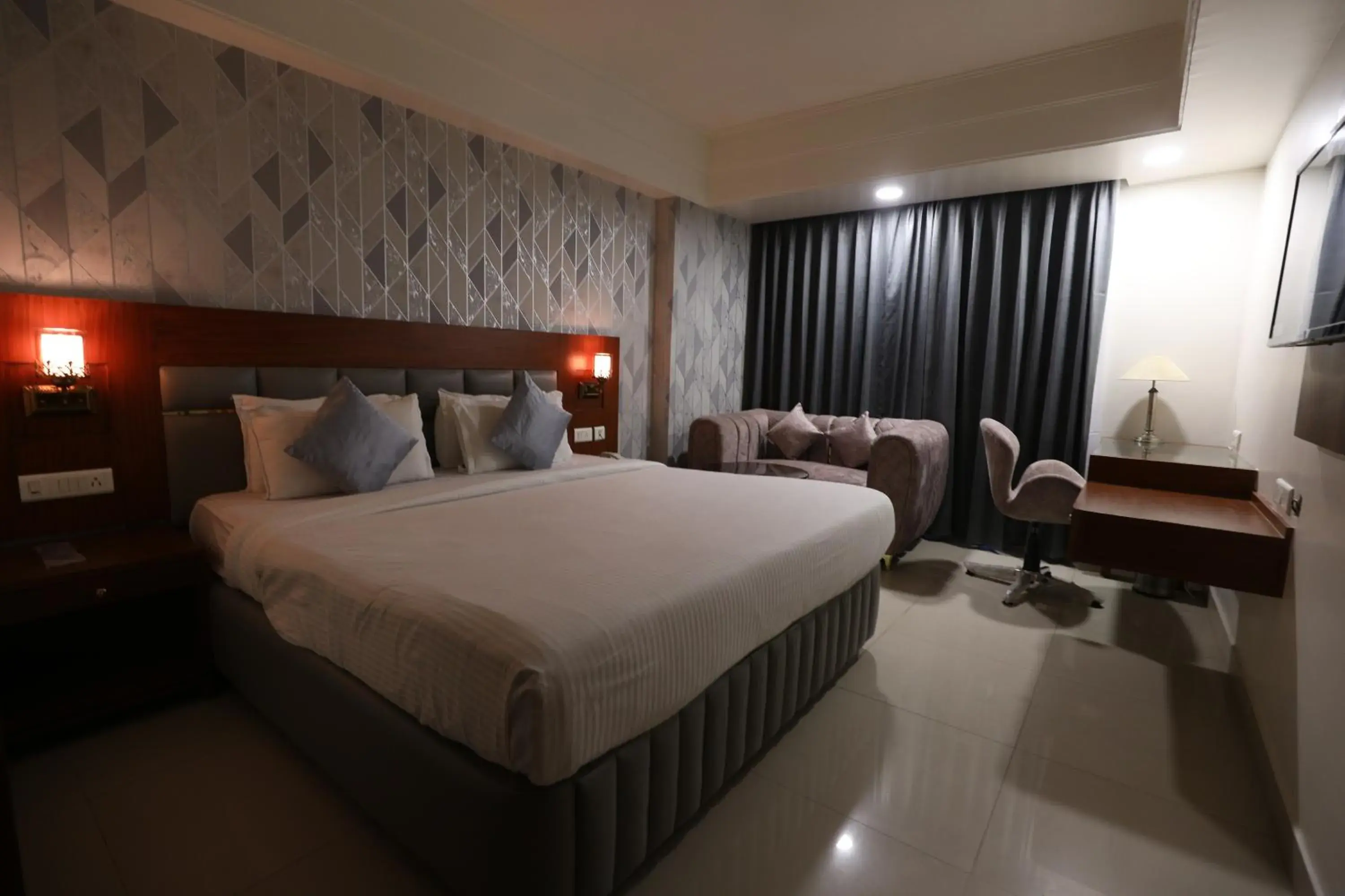 Junior Suite - single occupancy in Eastin Hotels- Madhapur Junior Suite - single occupancy in Eastin Hotels- Madhapur