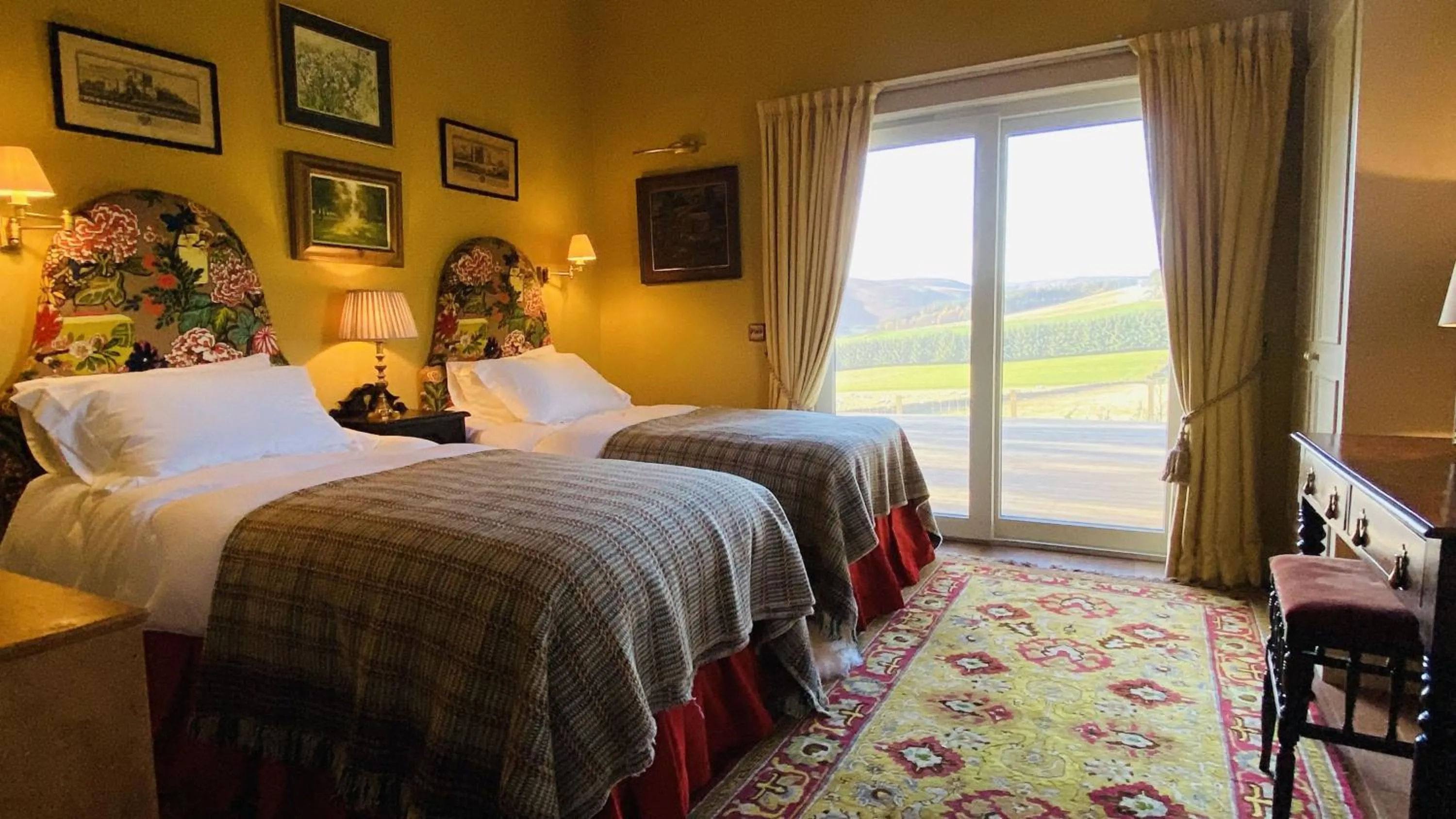 Property building, Bed in Townhead