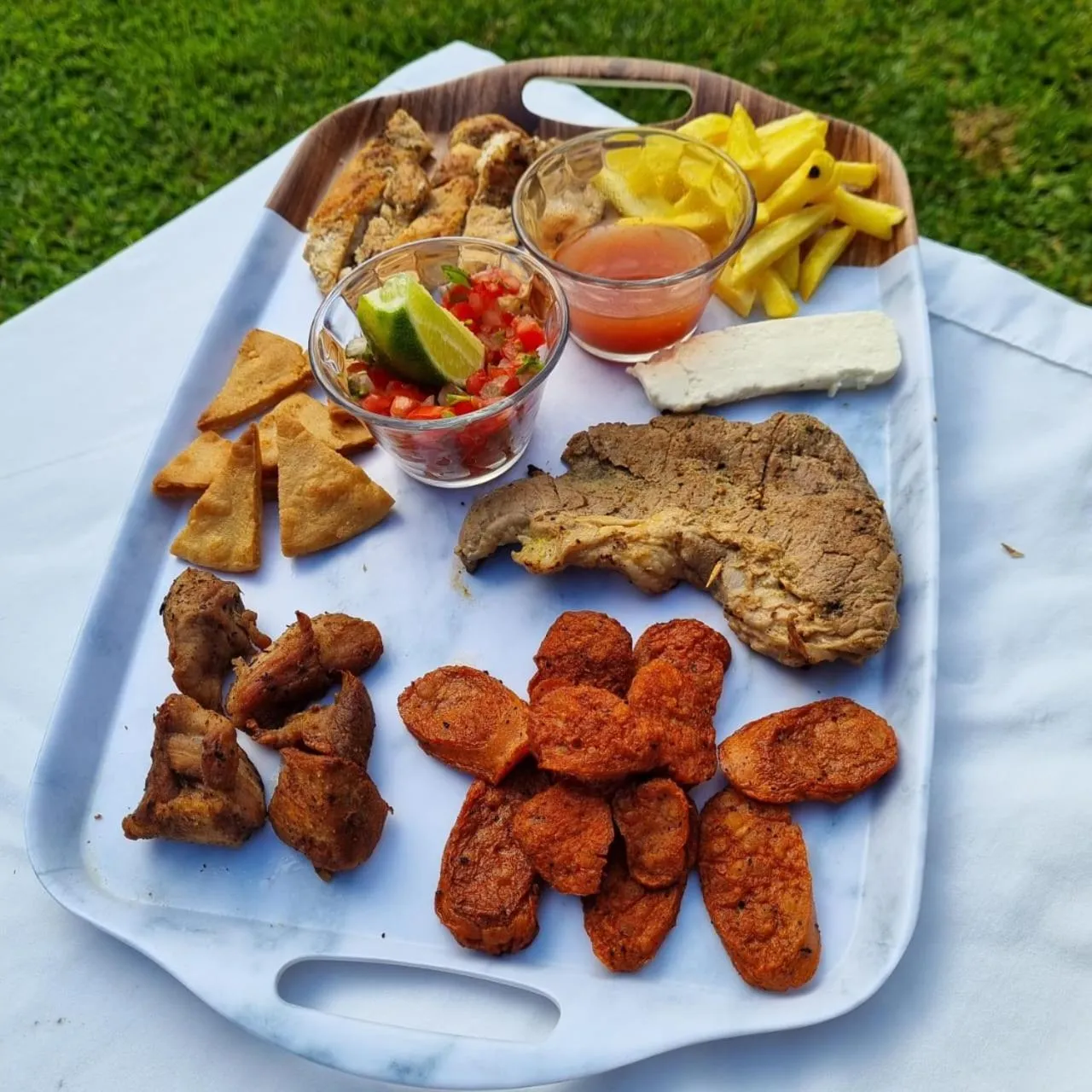 Restaurant/places to eat in Suites & Apartments San Benito - Zona Rosa