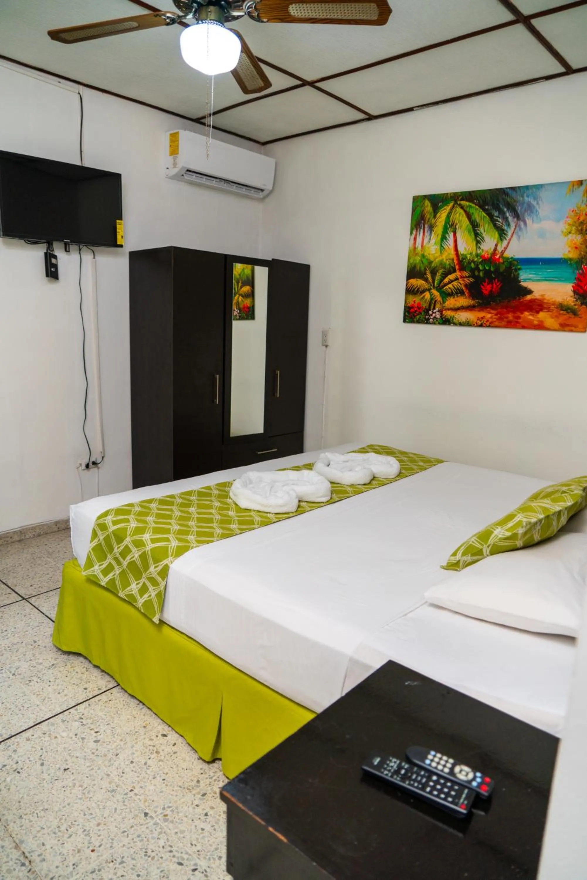 Bedroom, Bed in Suites & Apartments San Benito - Zona Rosa