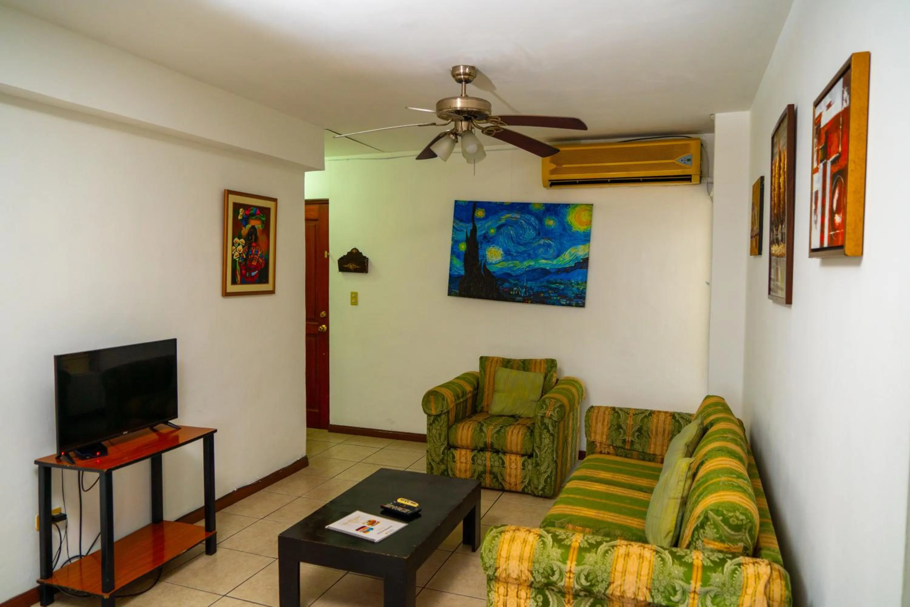 Living room in Suites & Apartments San Benito - Zona Rosa