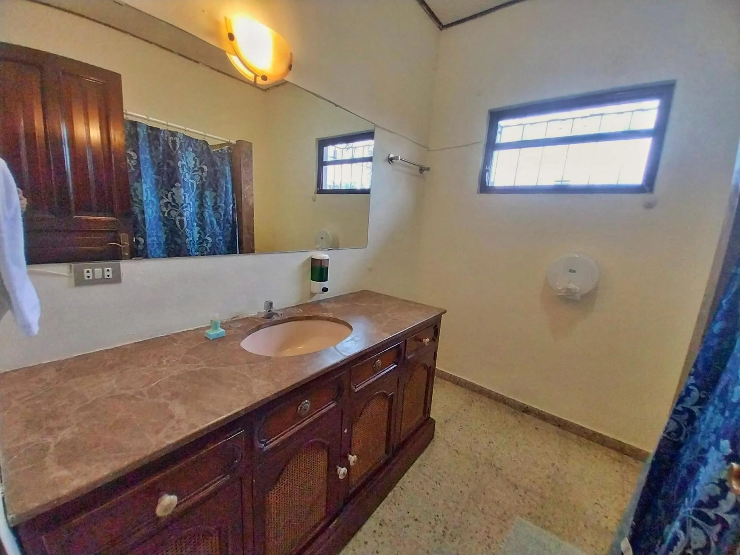 Shower in Suites & Apartments San Benito - Zona Rosa