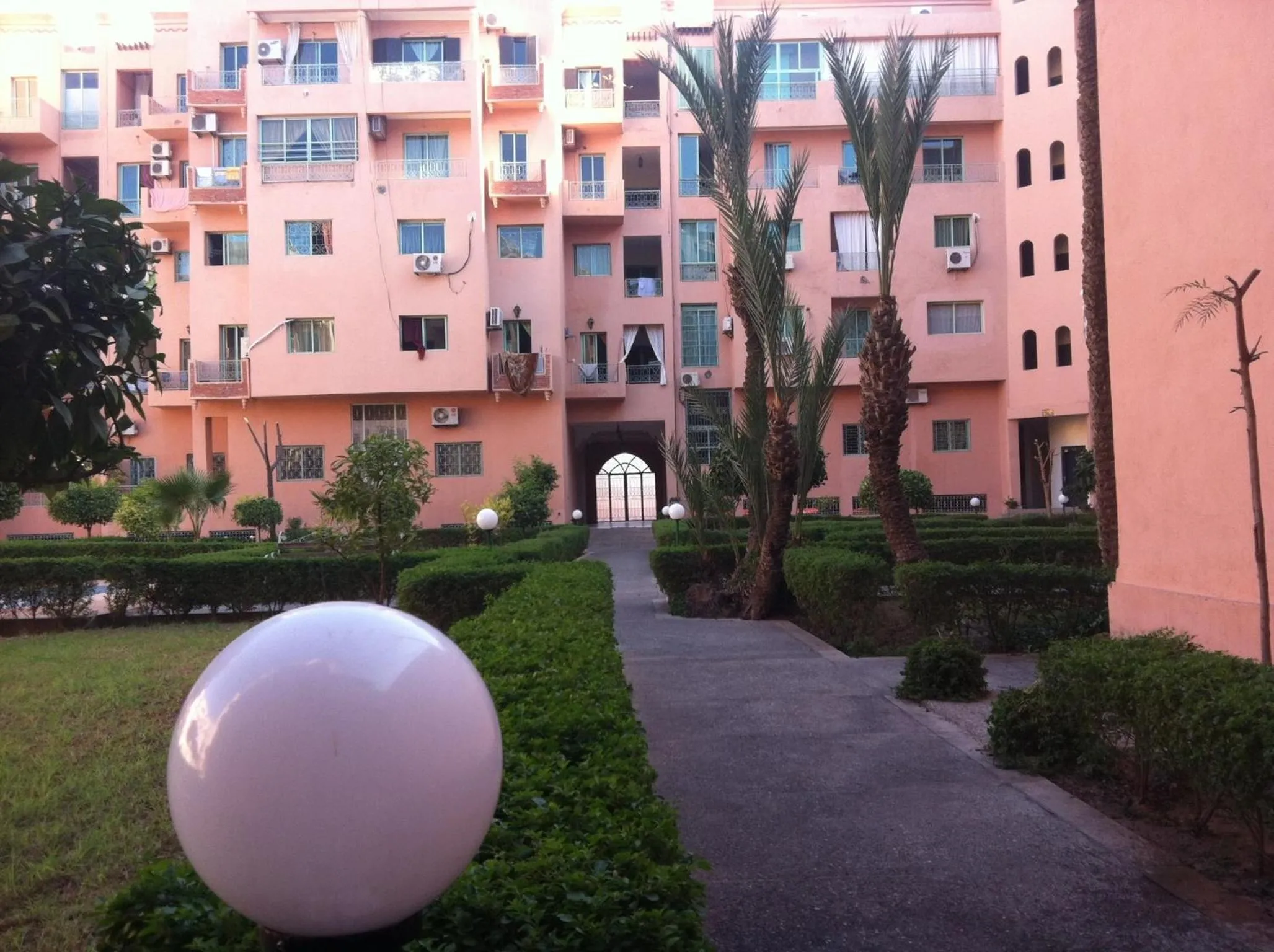 Manis Apartment Set in a Hotel Area