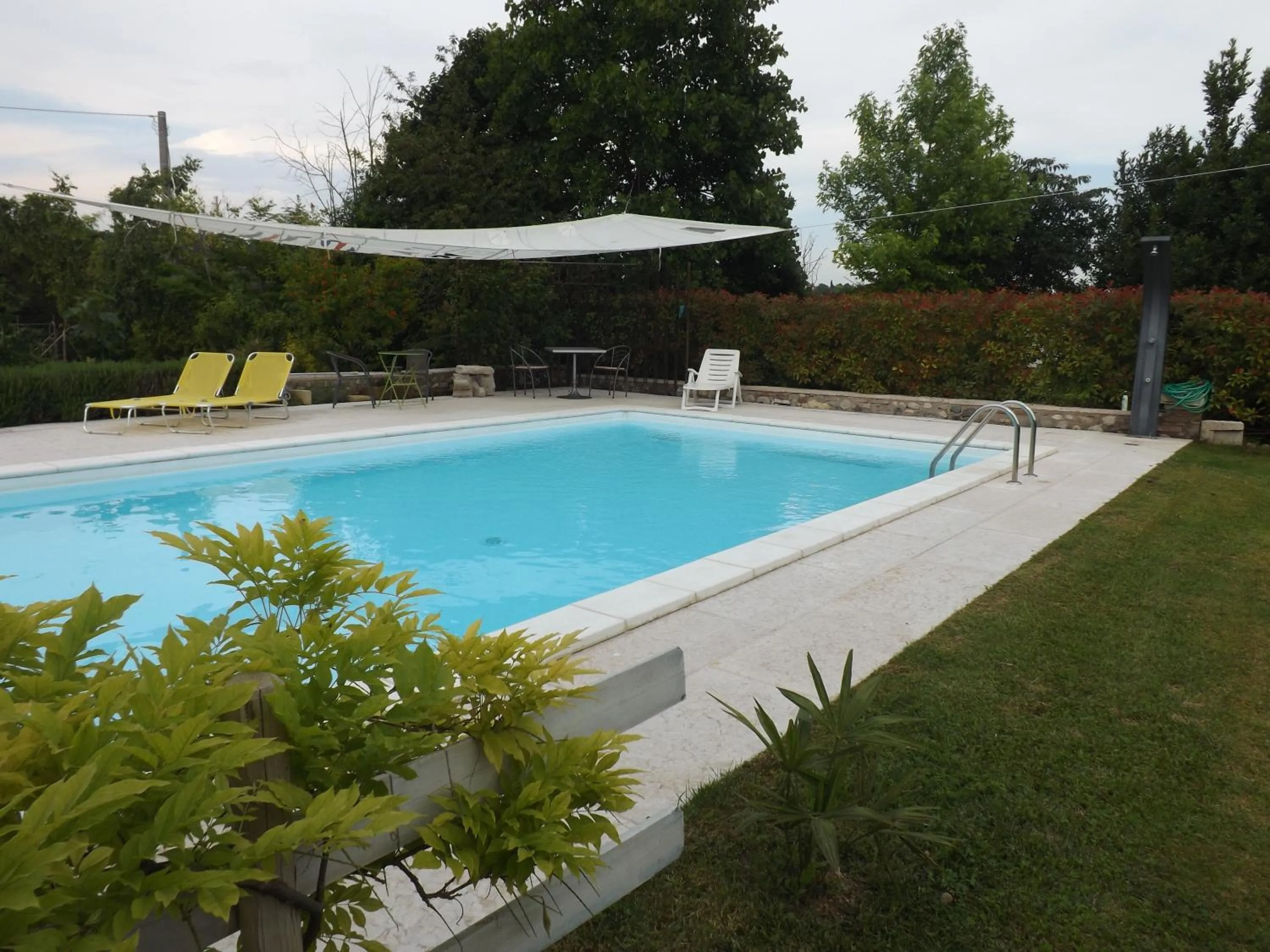 Swimming pool in B&B Ai Tre Confini