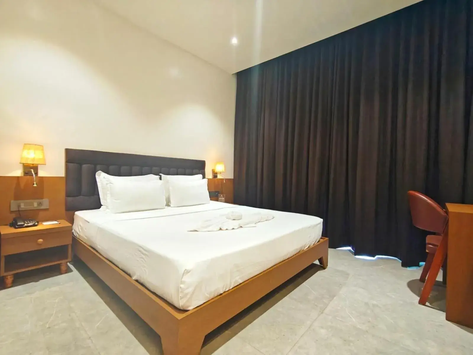 Bed in The S Crown Somnath Bed in The S Crown Somnath