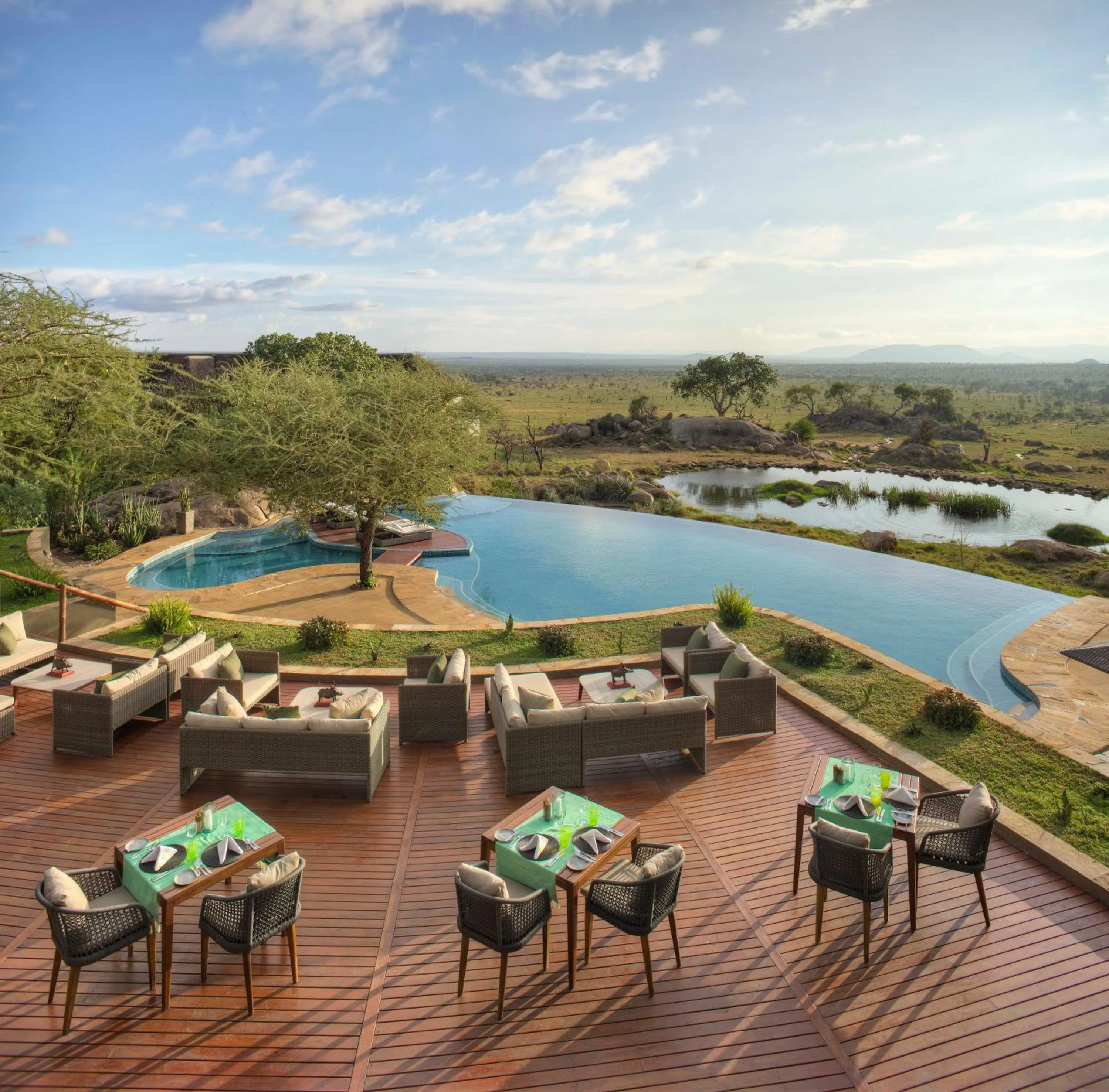 Restaurant/places to eat in Four Seasons Safari Lodge Serengeti