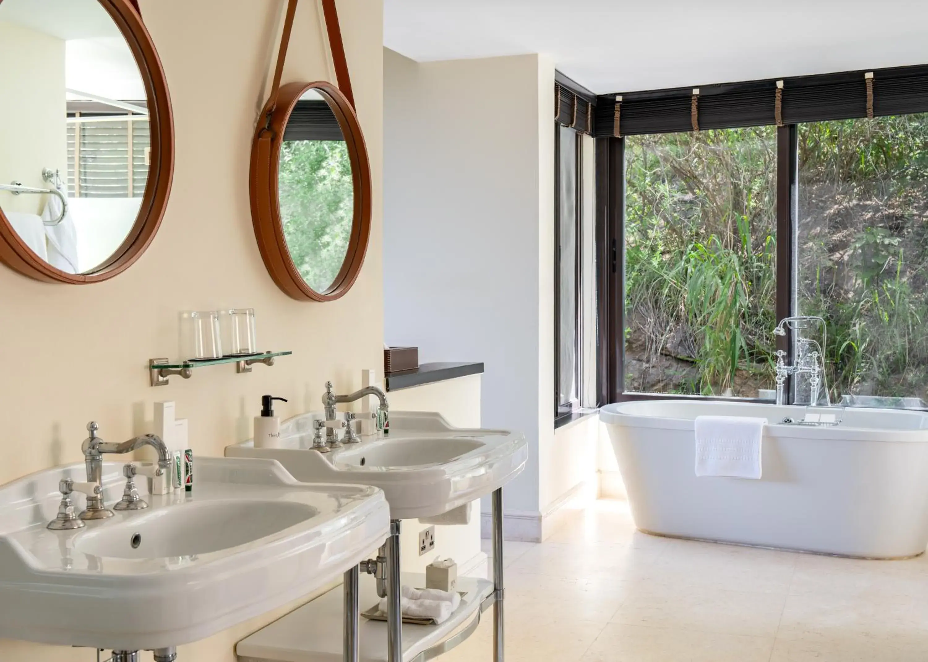 One-Bedroom Villa in Four Seasons Safari Lodge Serengeti One-Bedroom Villa in Four Seasons Safari Lodge Serengeti