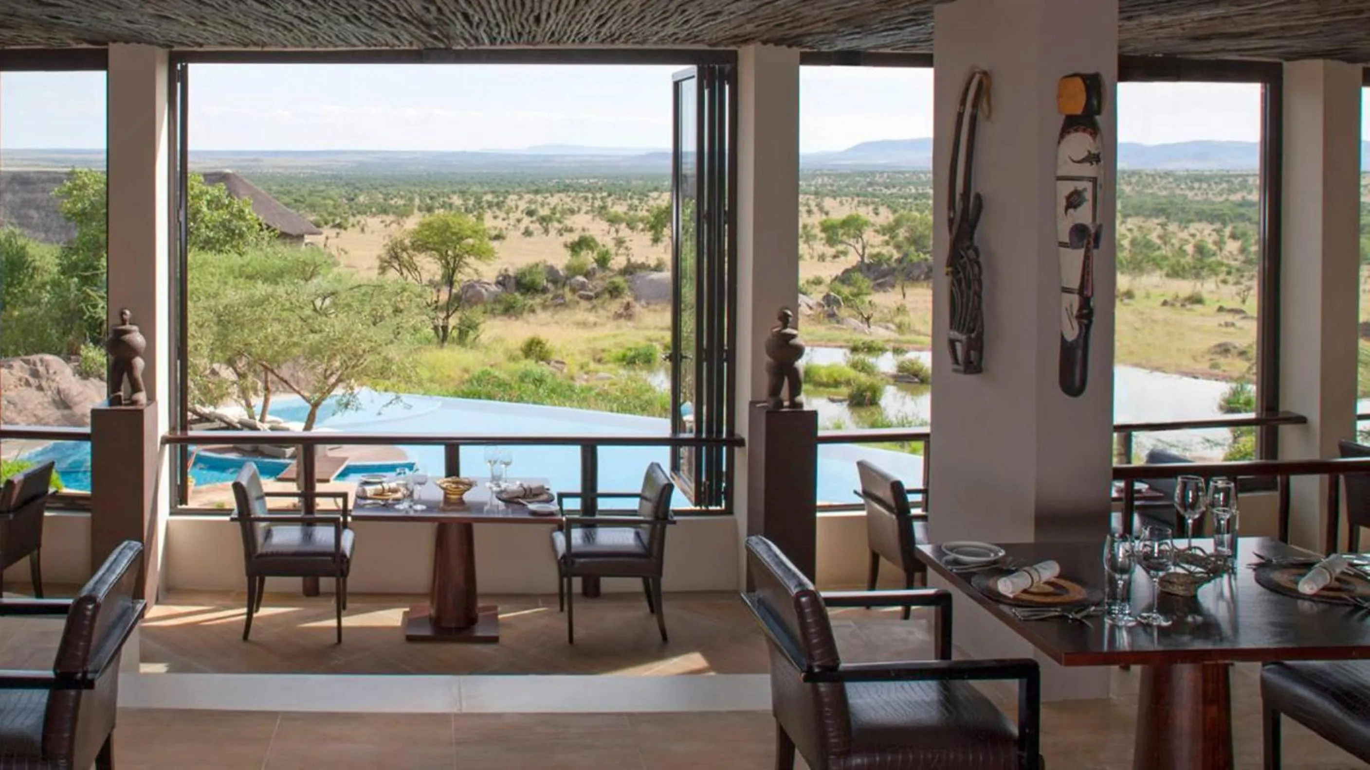 Restaurant/places to eat in Four Seasons Safari Lodge Serengeti