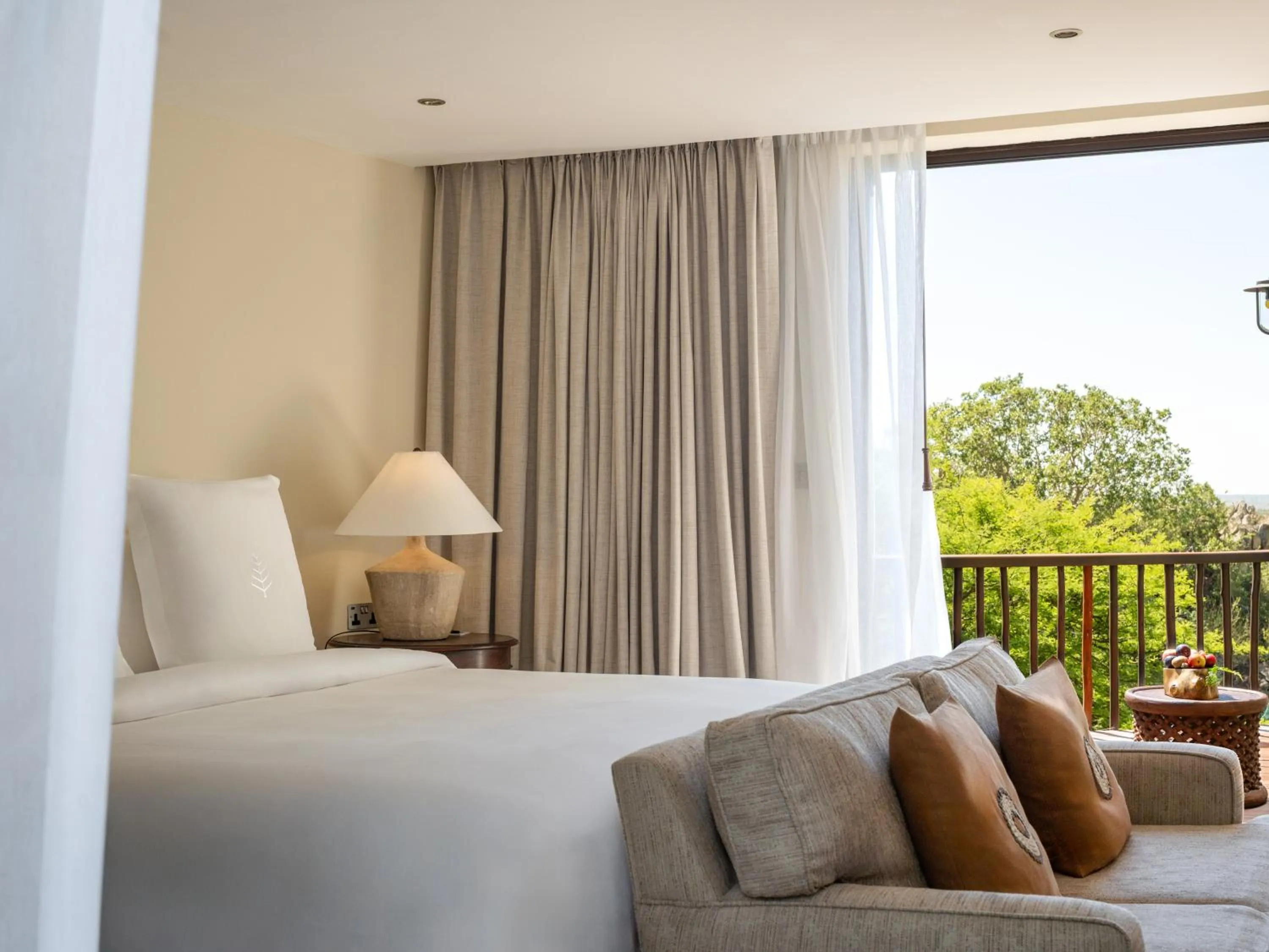 Bed in Four Seasons Safari Lodge Serengeti