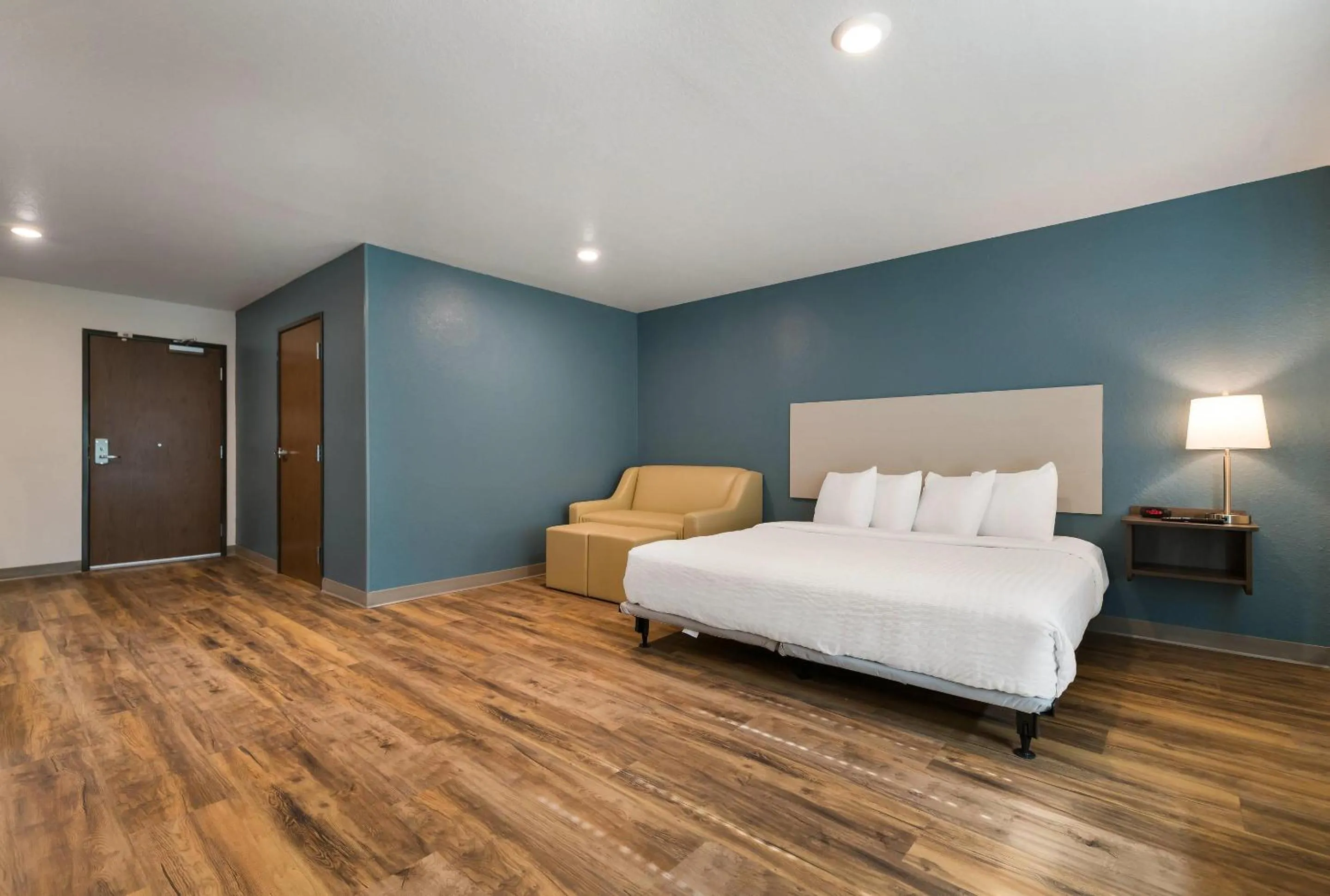 Bedroom, Bed in WoodSpring Suites Cocoa Beach - Rockledge