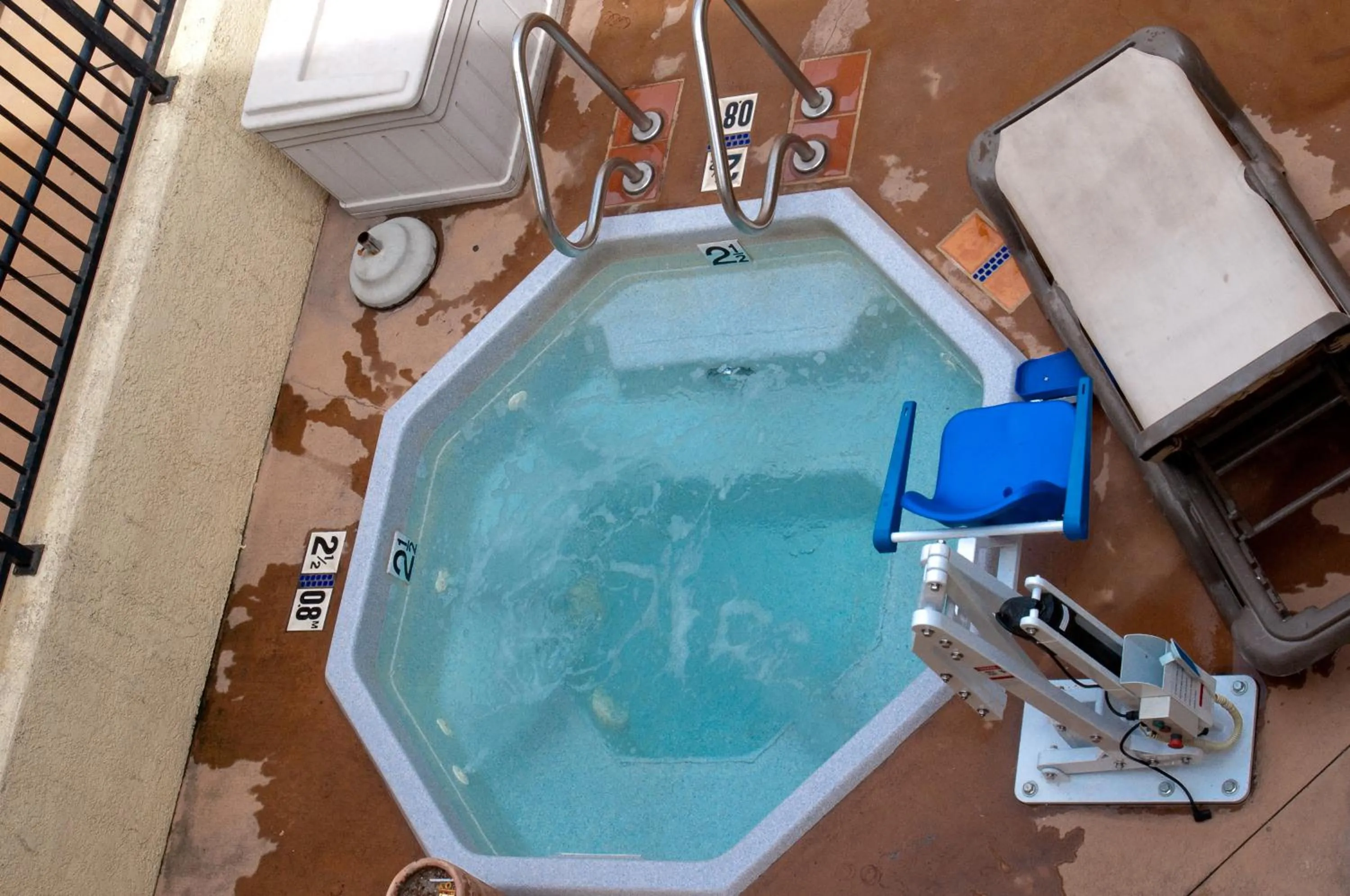 Spa and wellness centre/facilities in Lamplighter Inn & Suites