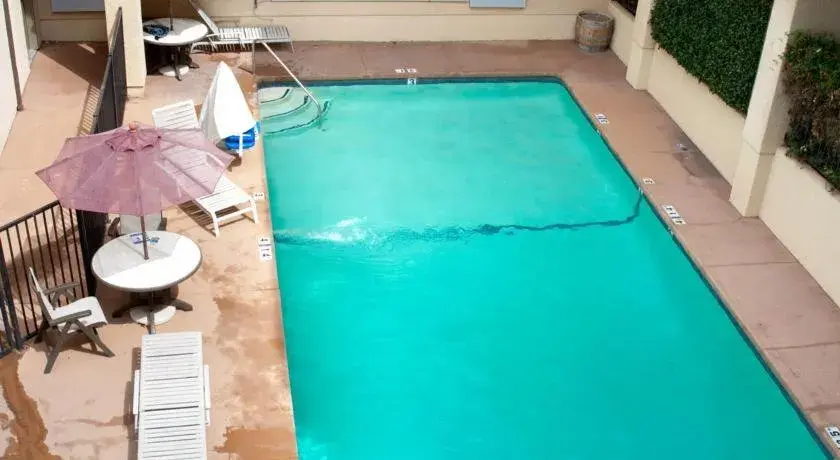 Lamplighter Inn & Suites Lamplighter Inn & Suites