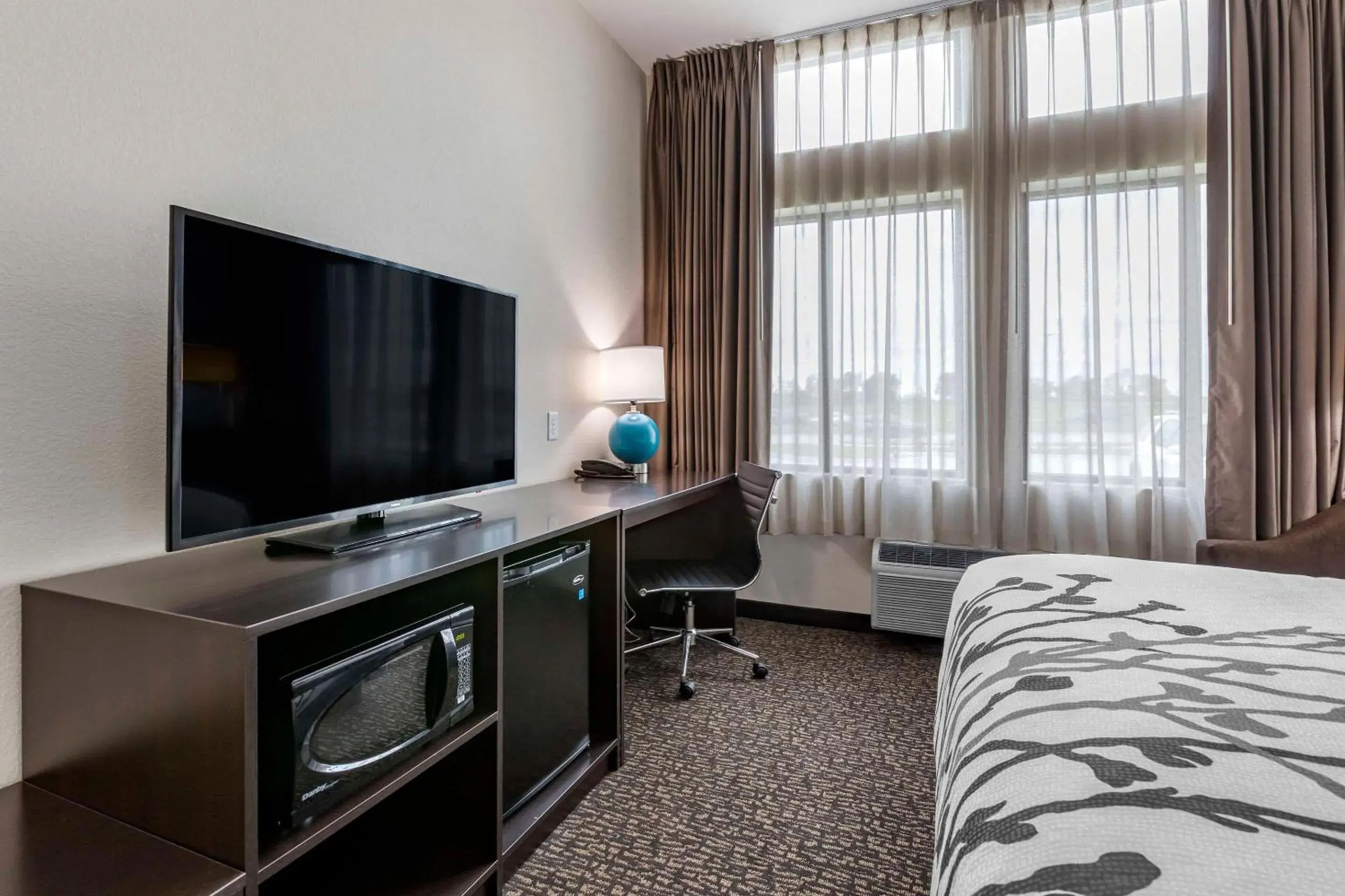 Bedroom, Bed in Sleep Inn & Suites Milwaukee-Franklin Bedroom, Bed in Sleep Inn & Suites Milwaukee-Franklin