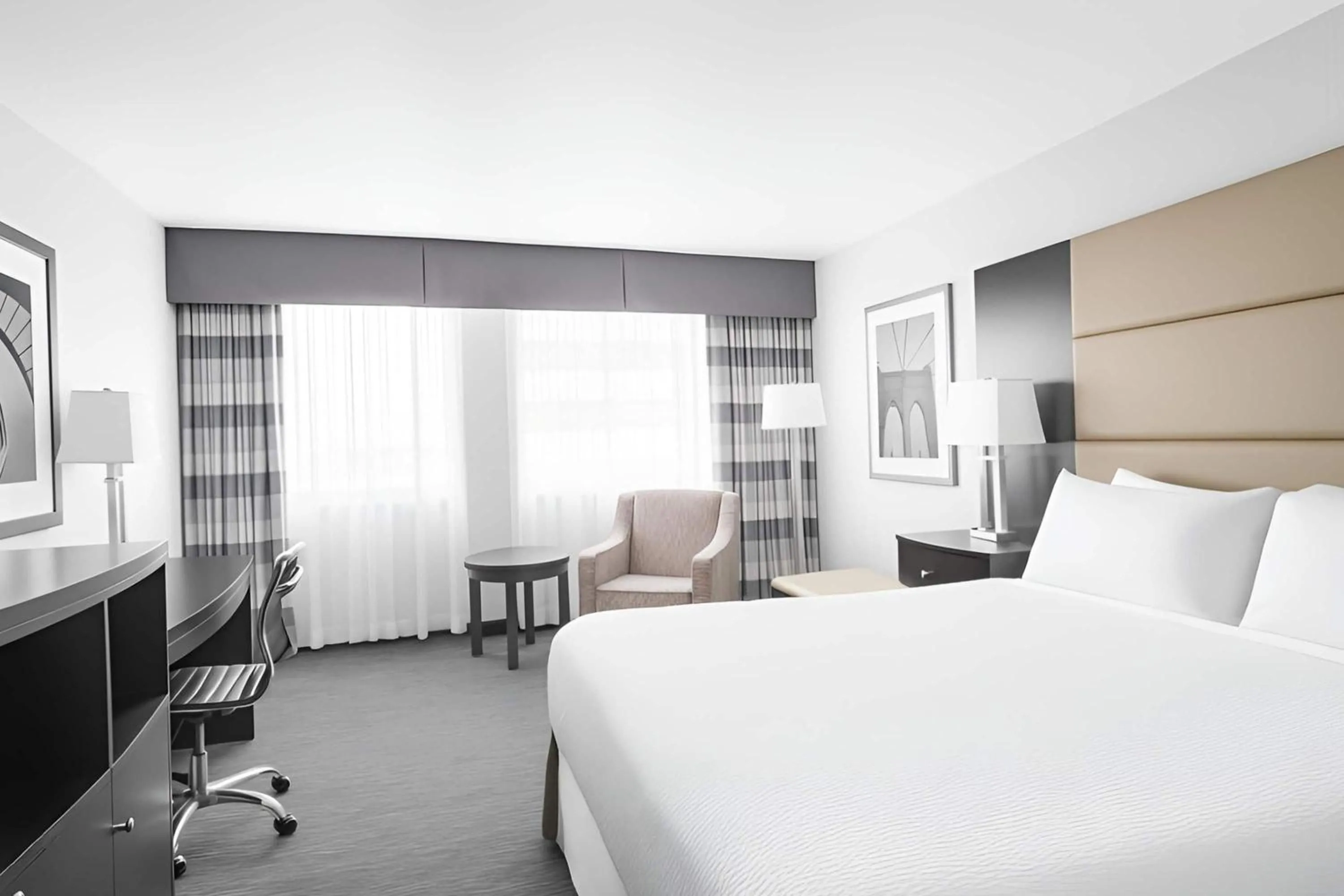 Photo of the whole room, Bed in Ramada Plaza by Wyndham Regina Downtown