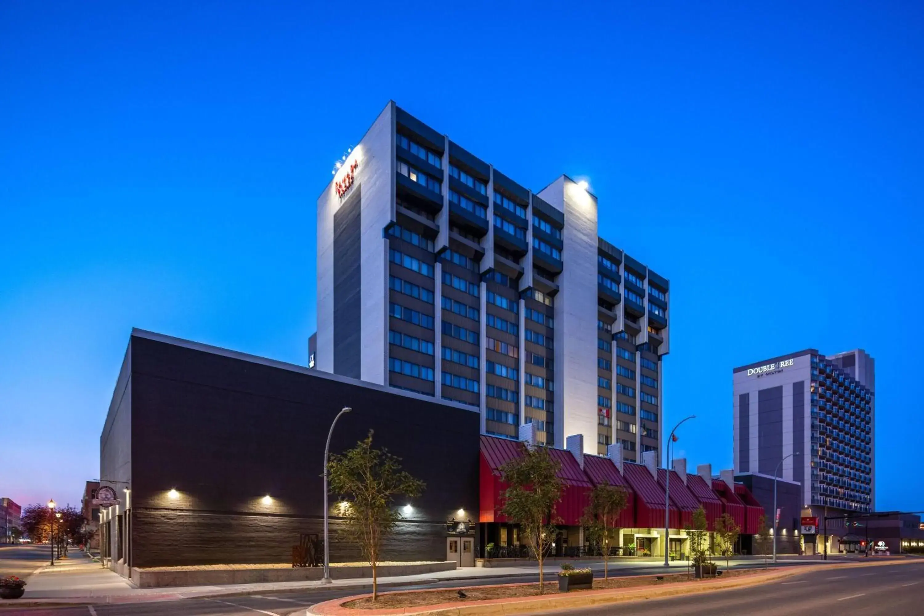 Property building in Ramada Plaza by Wyndham Regina Downtown Property building in Ramada Plaza by Wyndham Regina Downtown