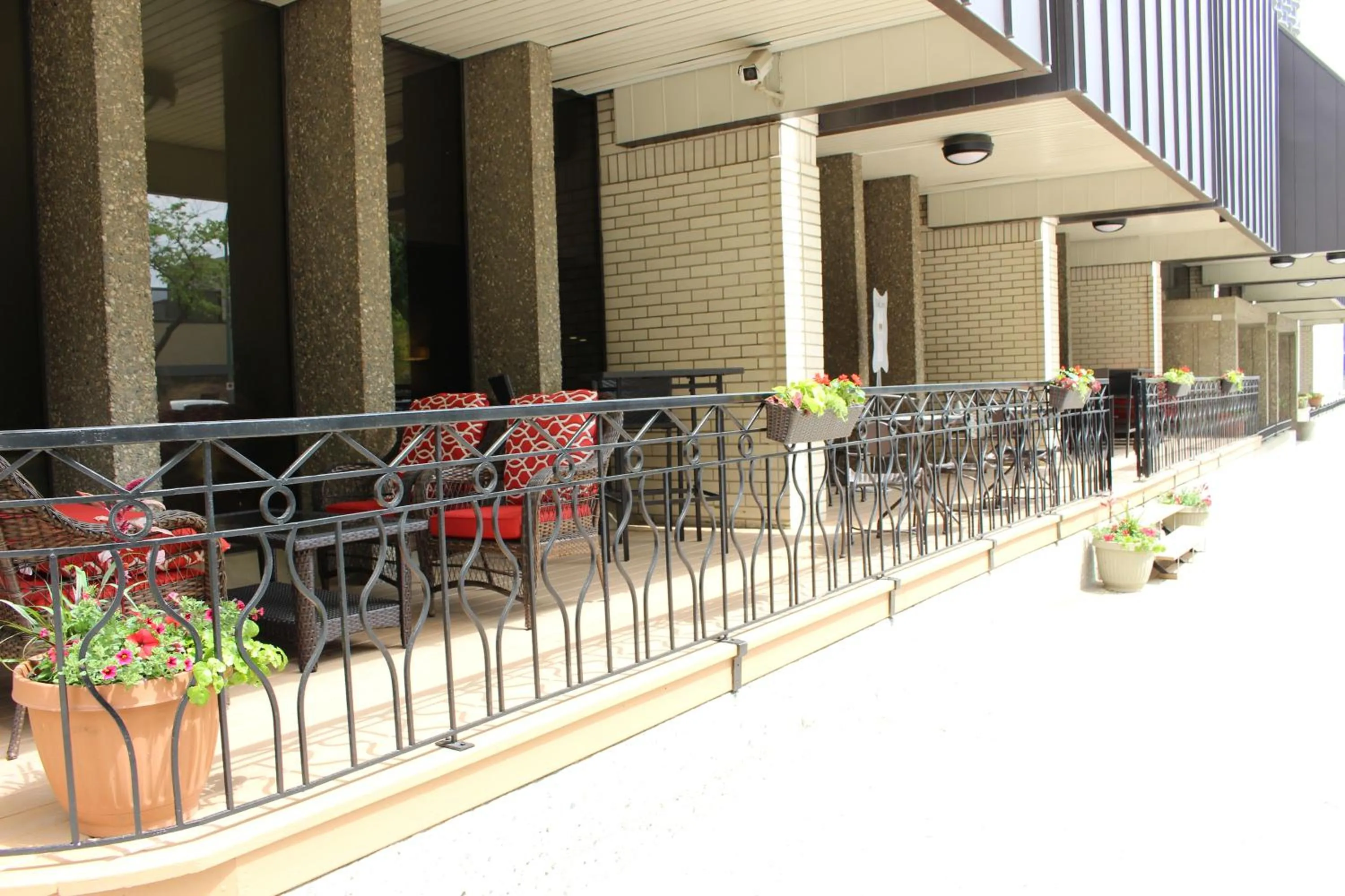 Patio in Ramada Plaza by Wyndham Regina Downtown